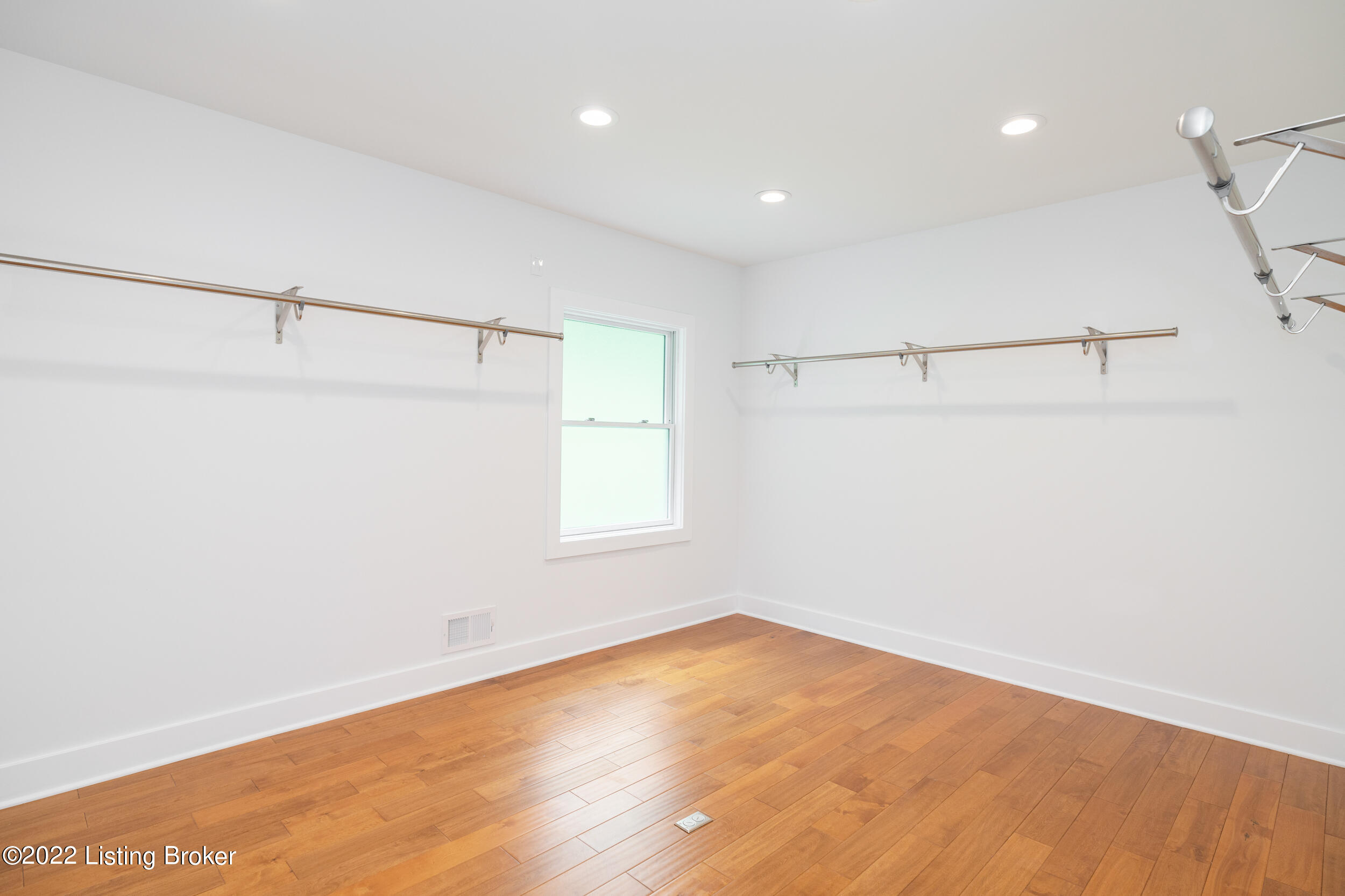 33 Arrowhead Rd