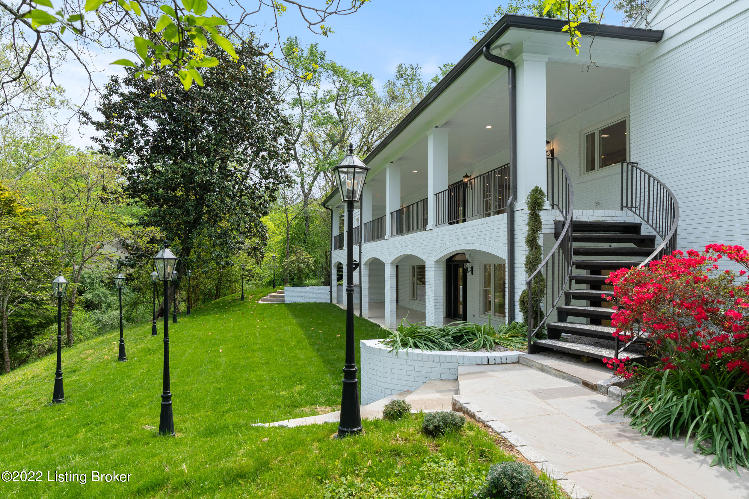 33 Arrowhead Rd