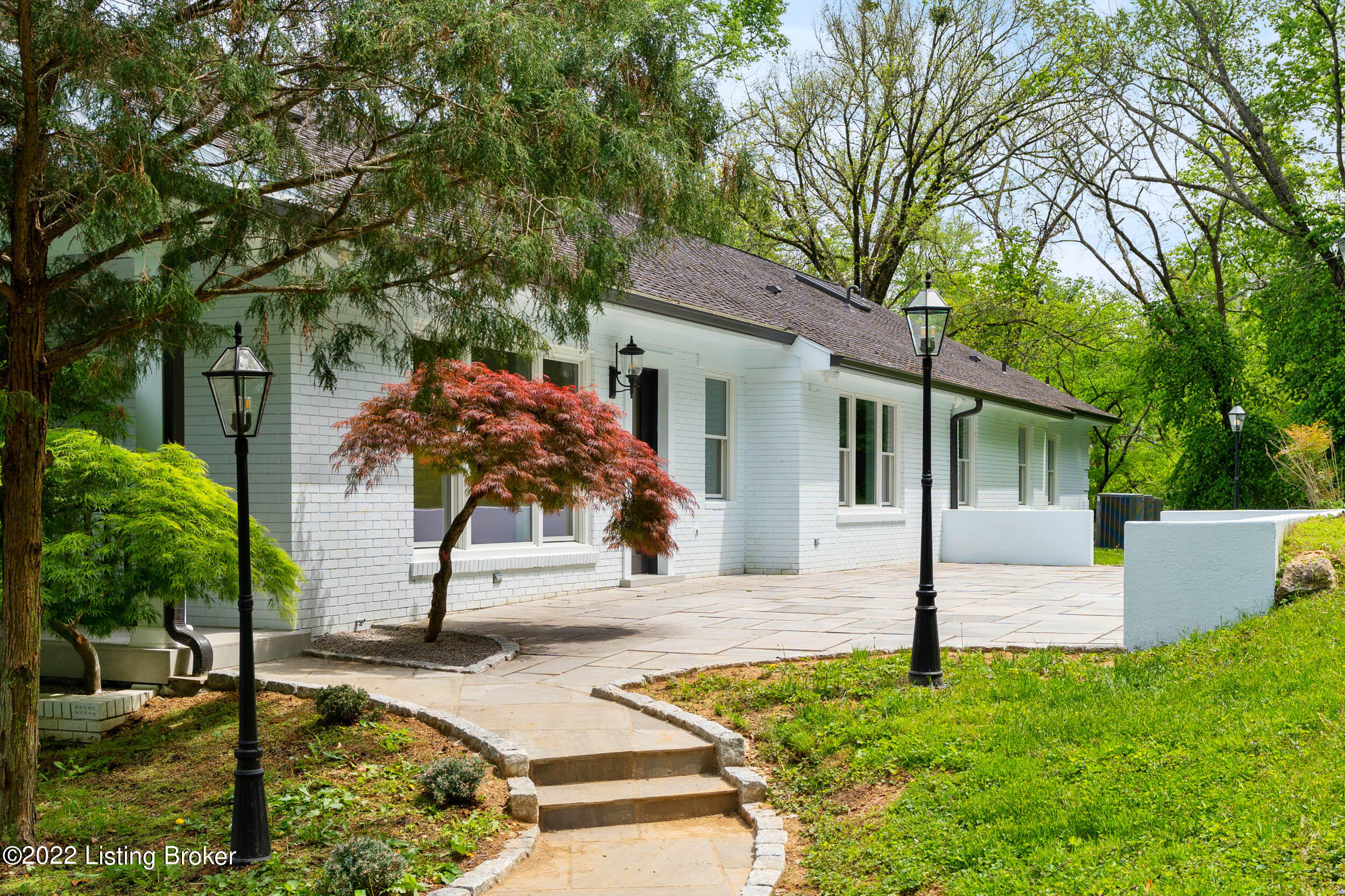 33 Arrowhead Rd