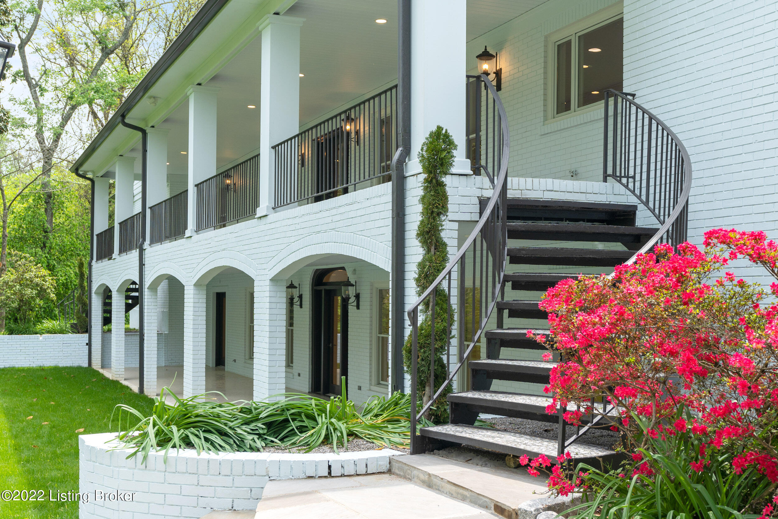 33 Arrowhead Rd