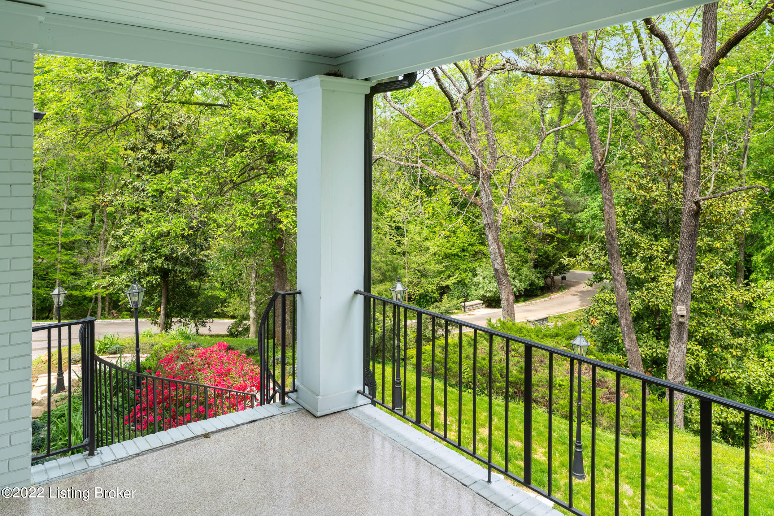 33 Arrowhead Rd