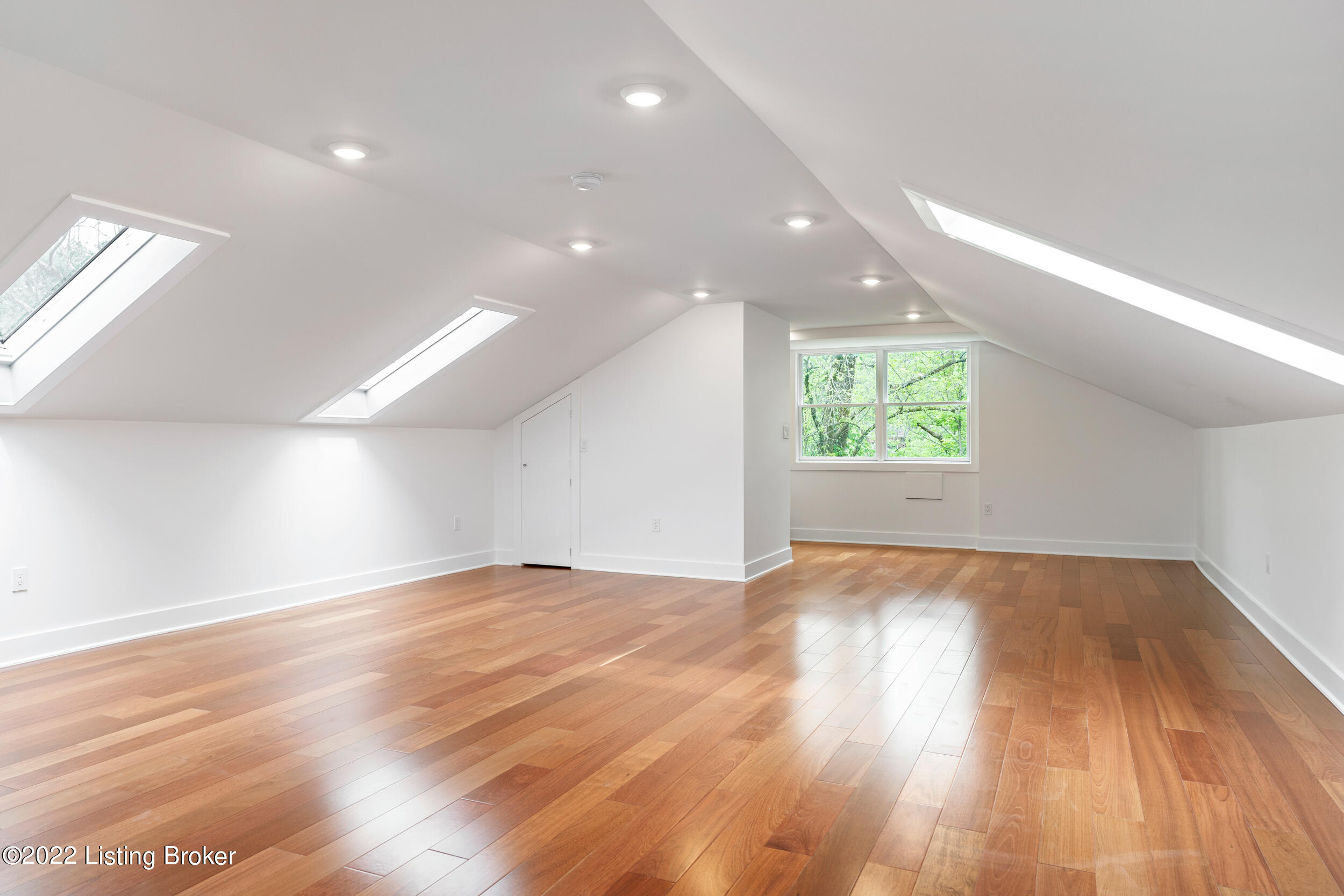 33 Arrowhead Rd