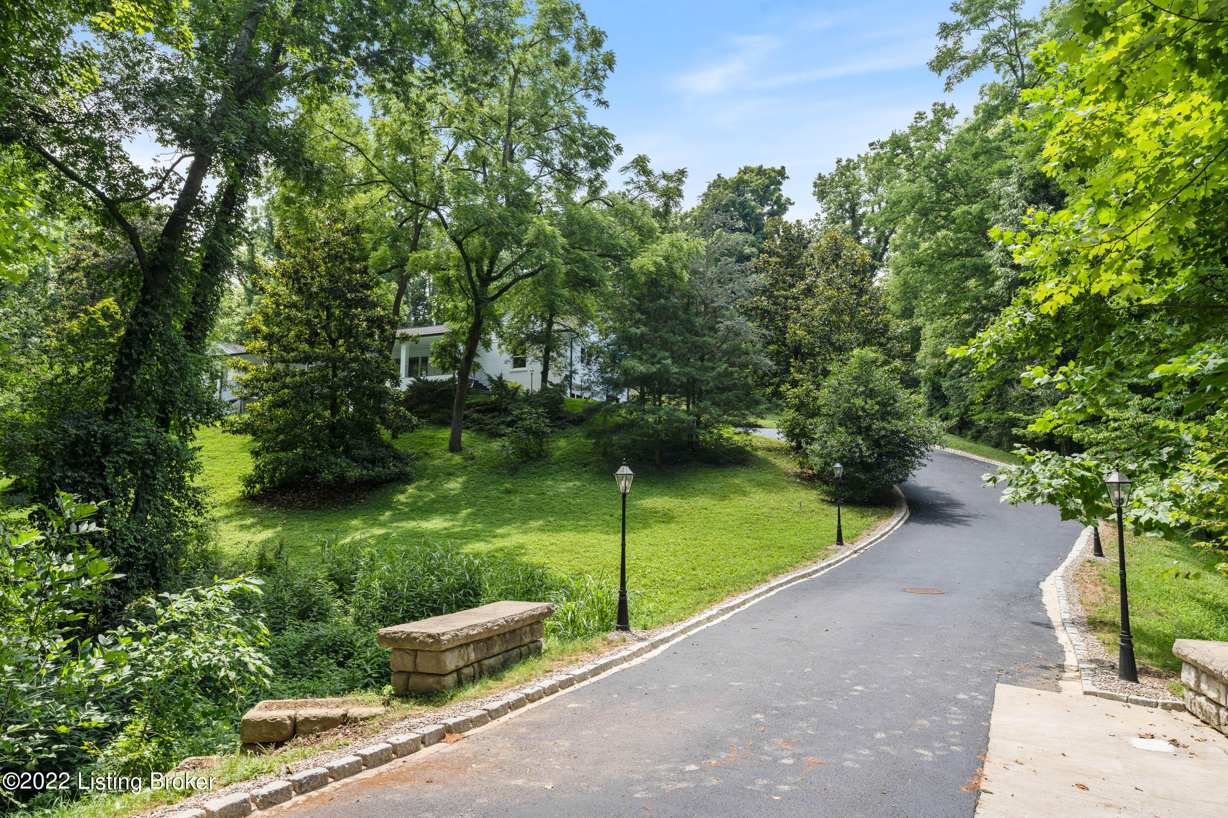 33 Arrowhead Rd