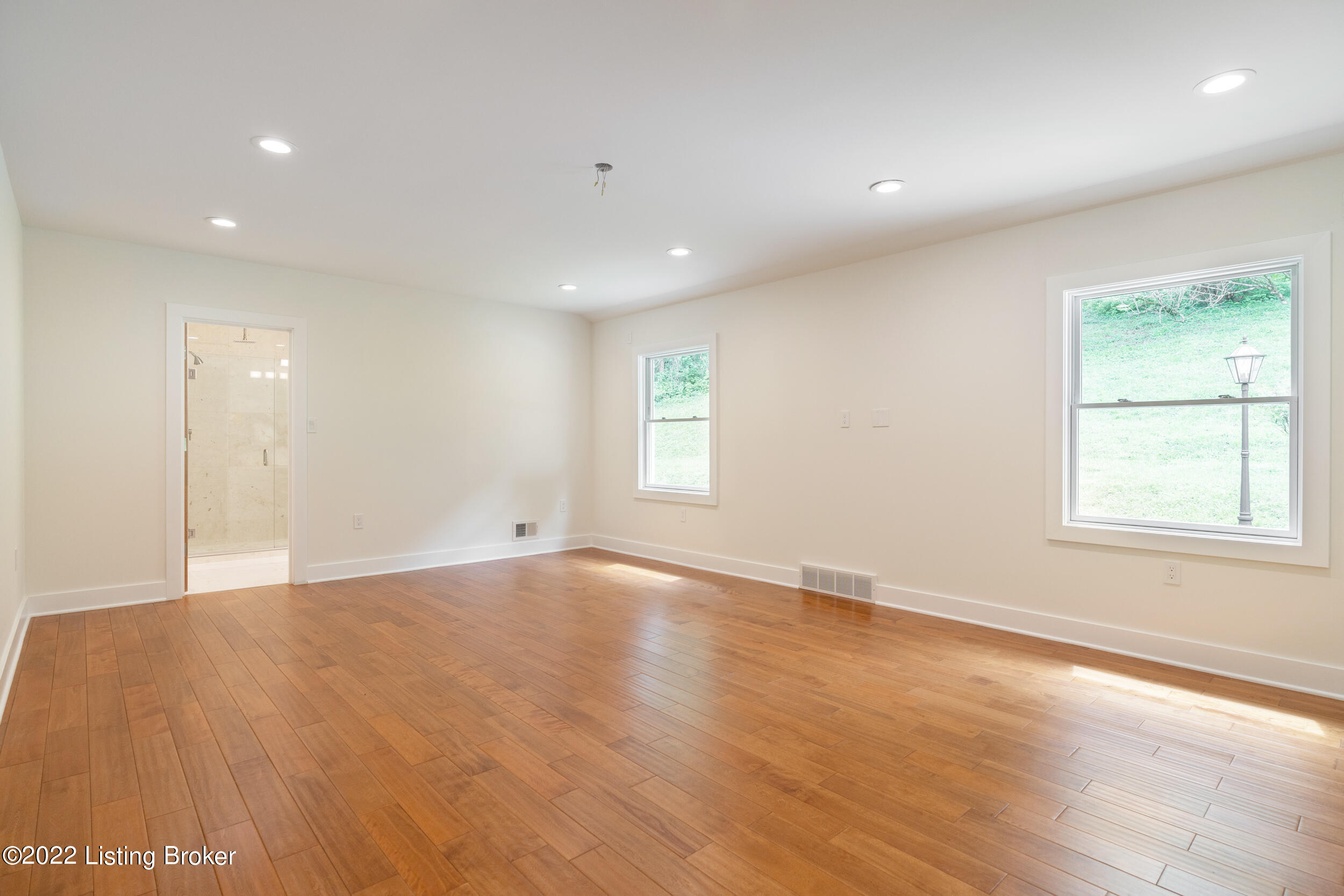 33 Arrowhead Rd