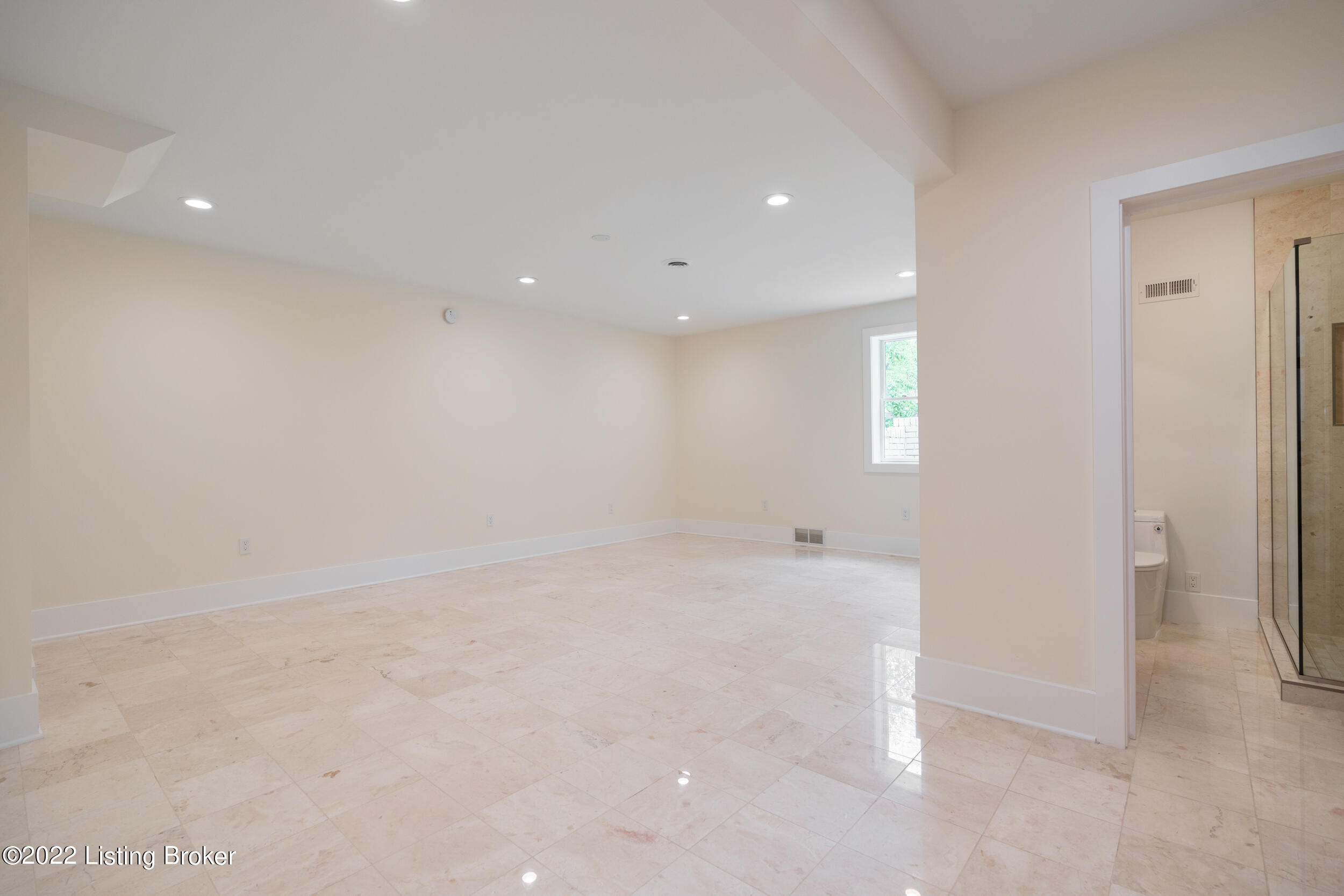 33 Arrowhead Rd