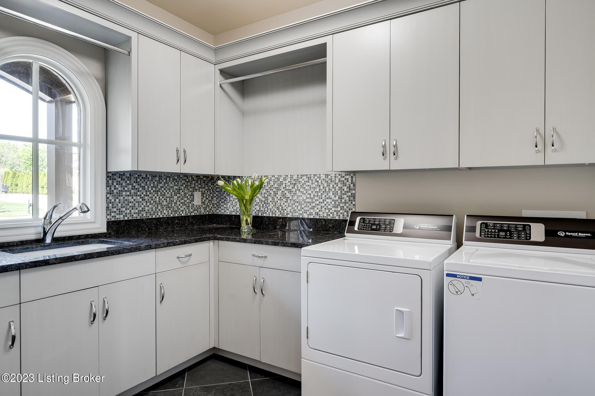 5607 Harrods Glen Dr