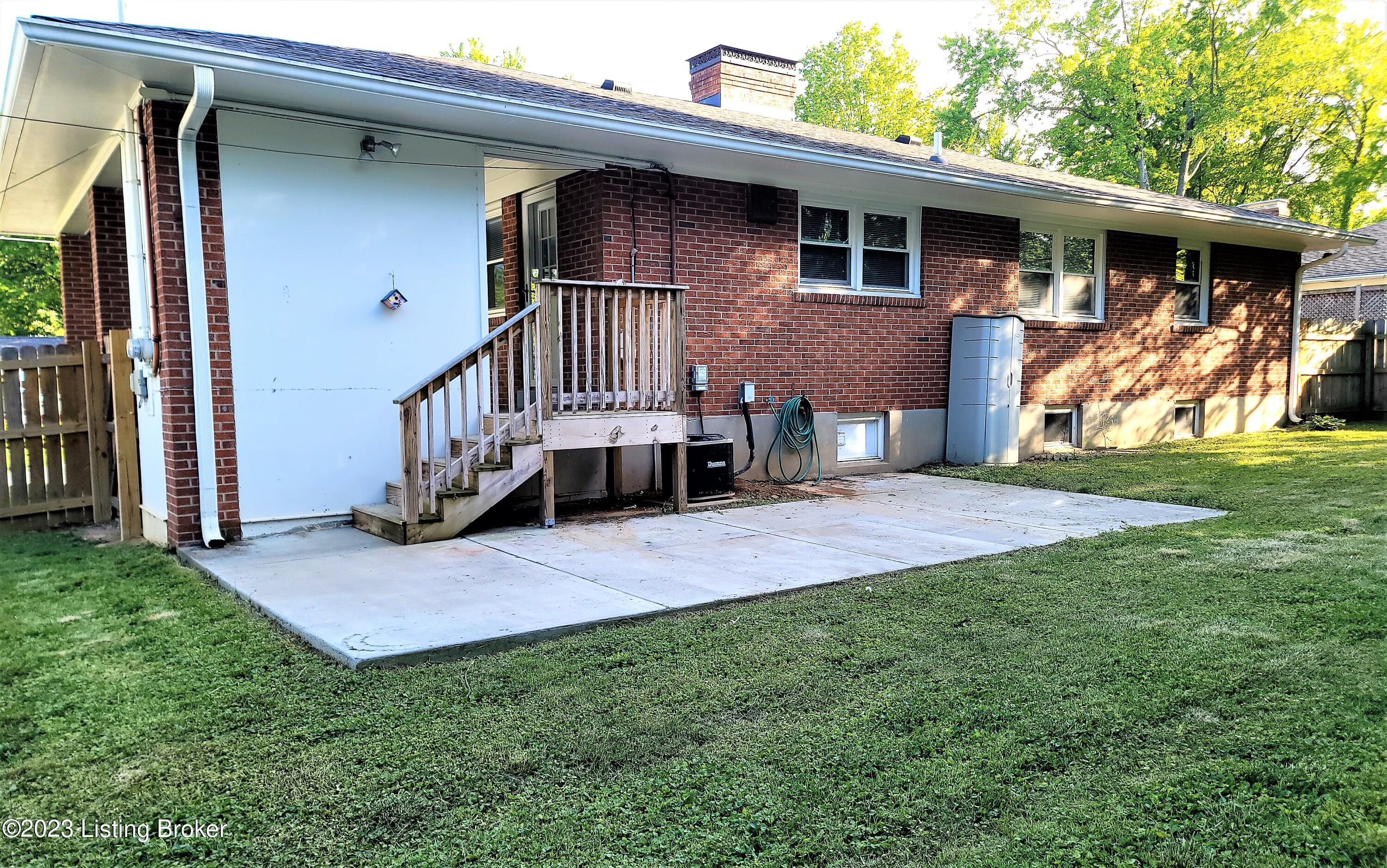 327 Primrose Dr