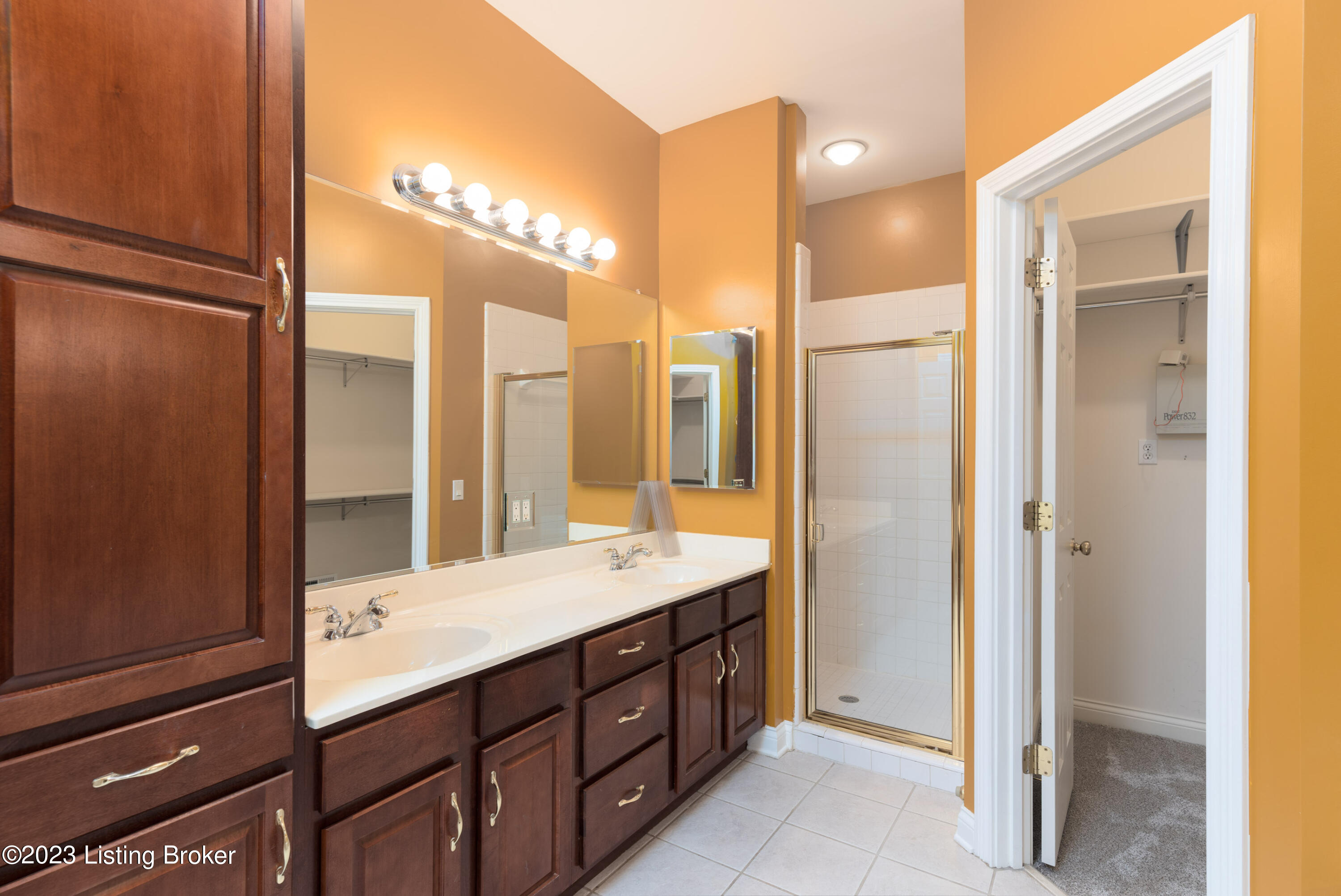 1113 Balmoral Dr