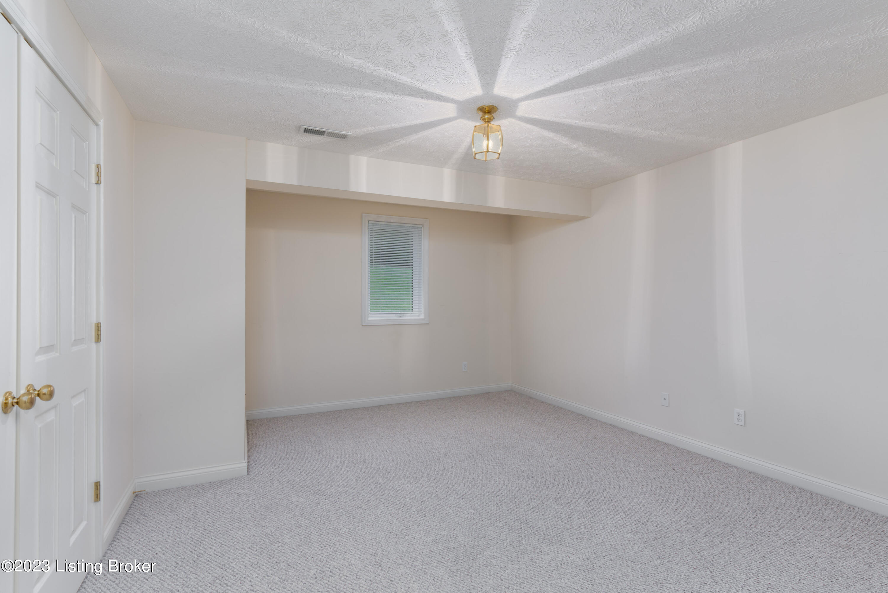 1113 Balmoral Dr