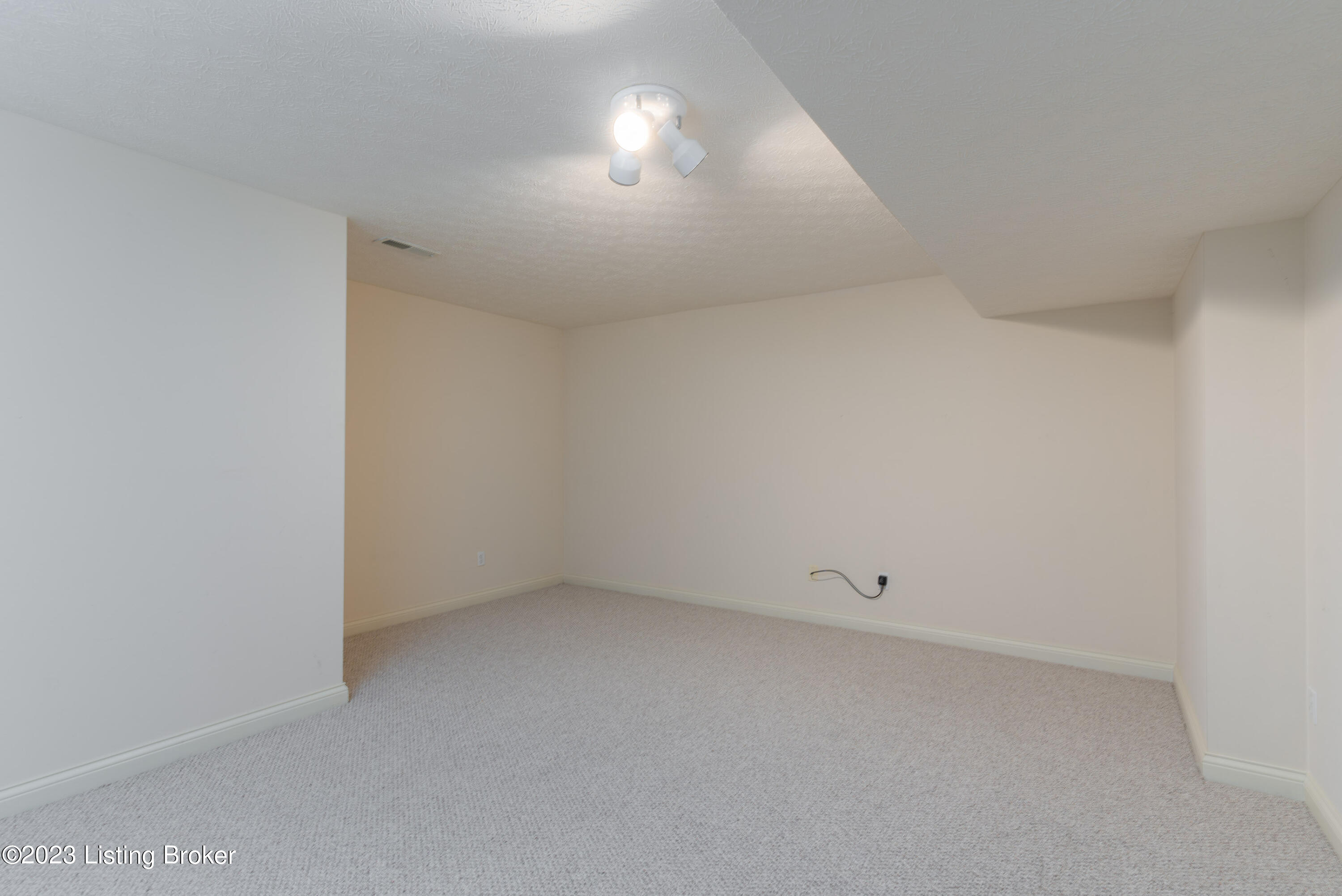1113 Balmoral Dr