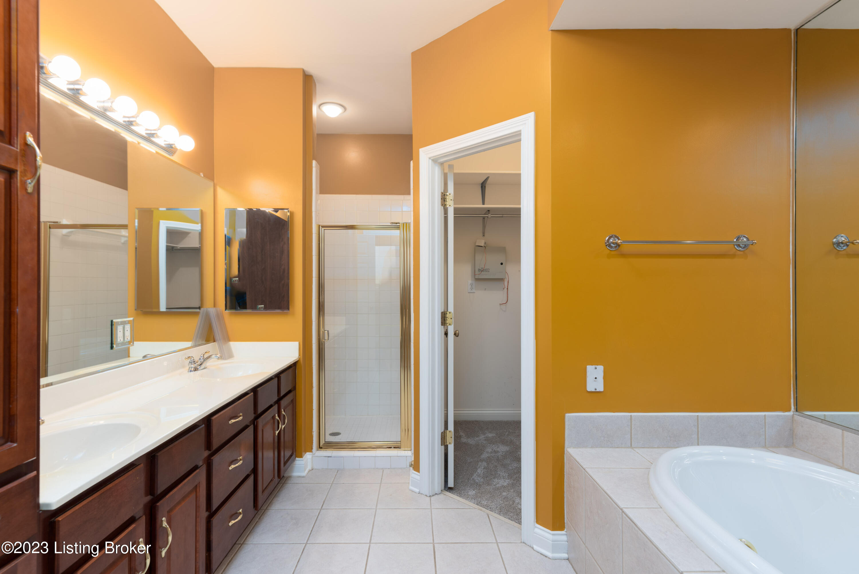 1113 Balmoral Dr