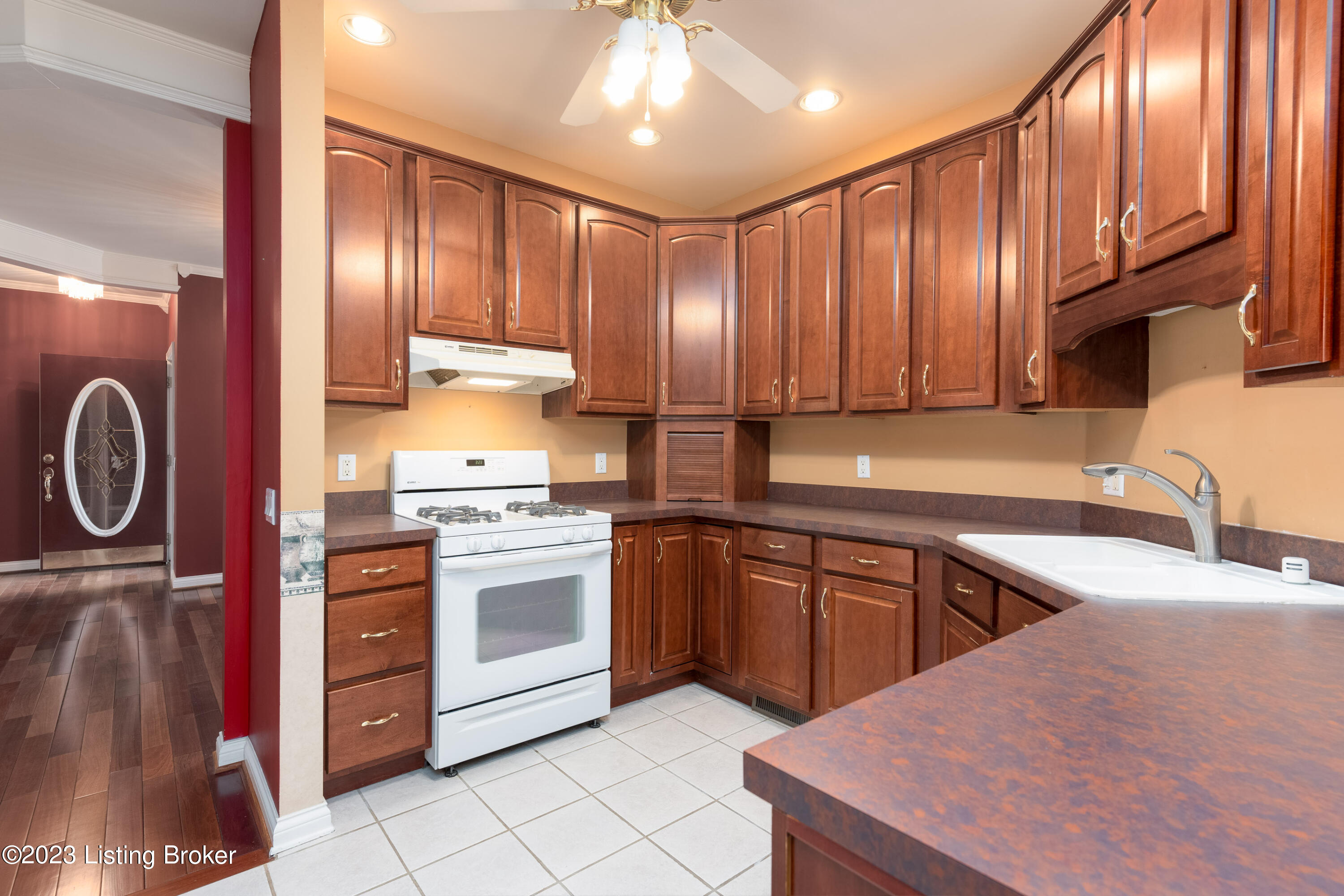 1113 Balmoral Dr