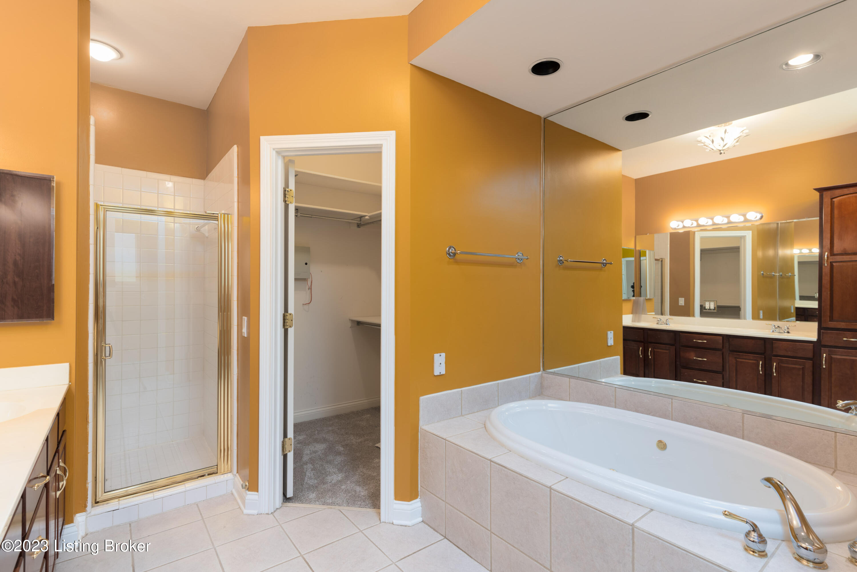 1113 Balmoral Dr