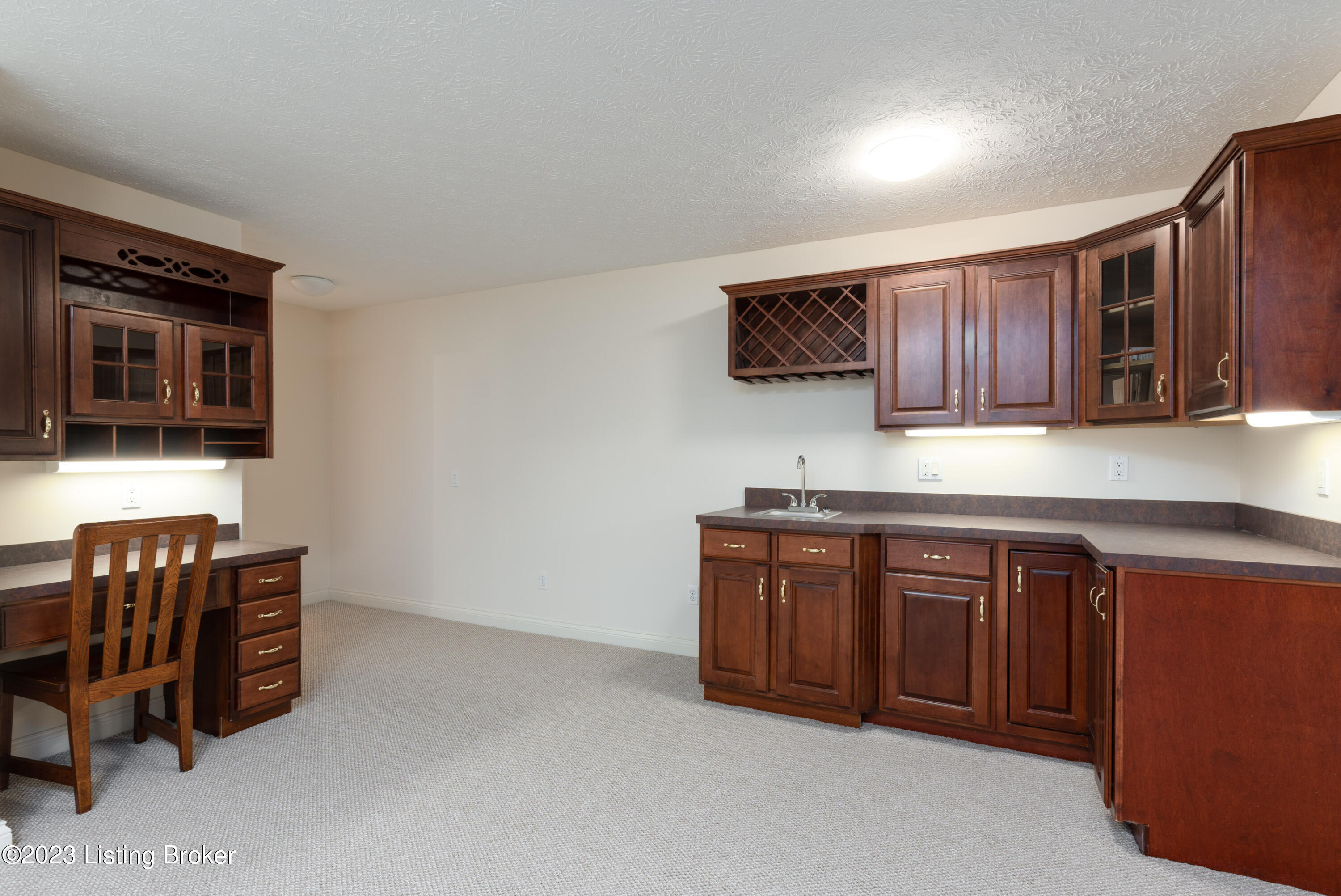 1113 Balmoral Dr