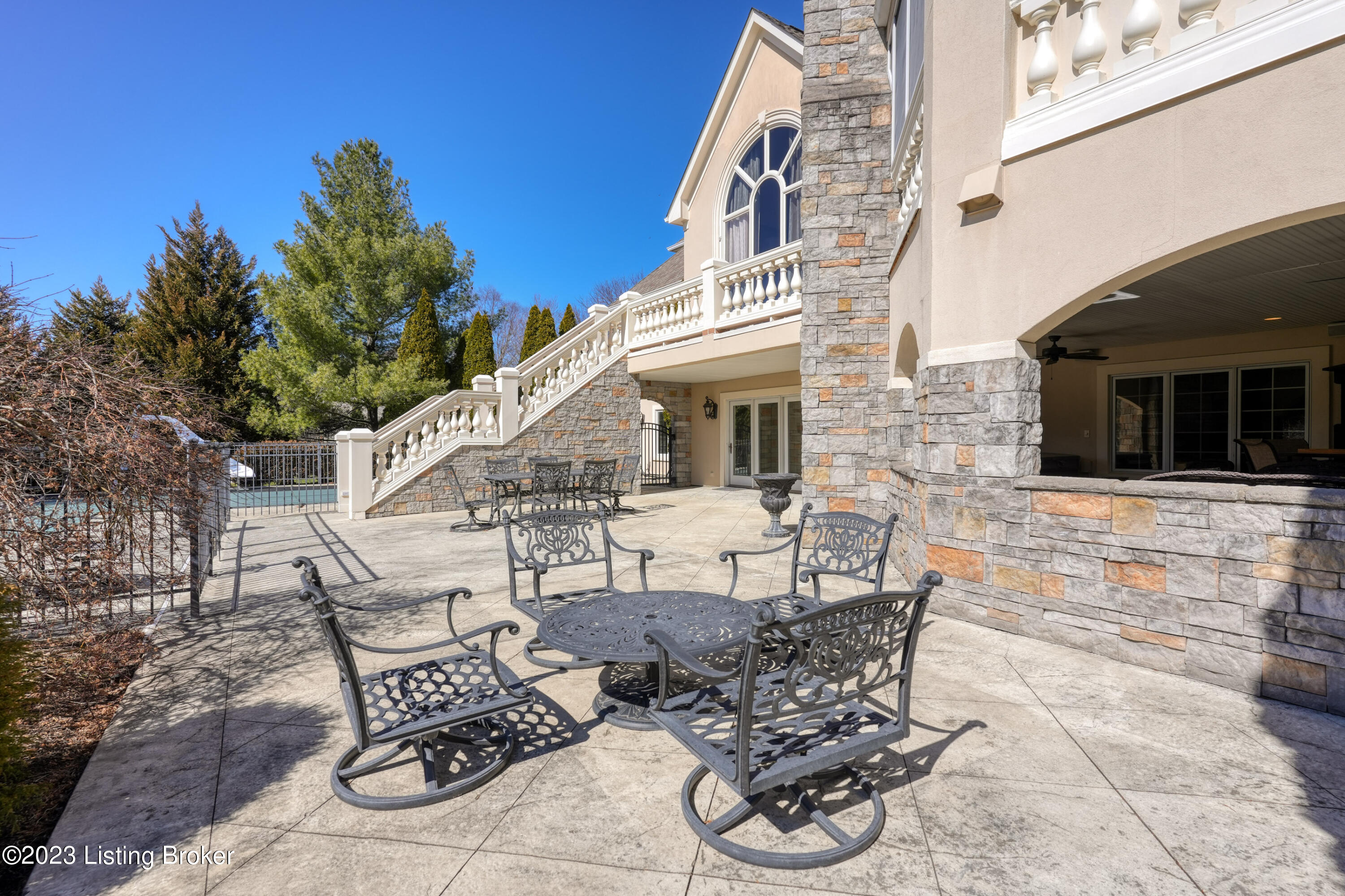 12038 Hunting Crest Dr