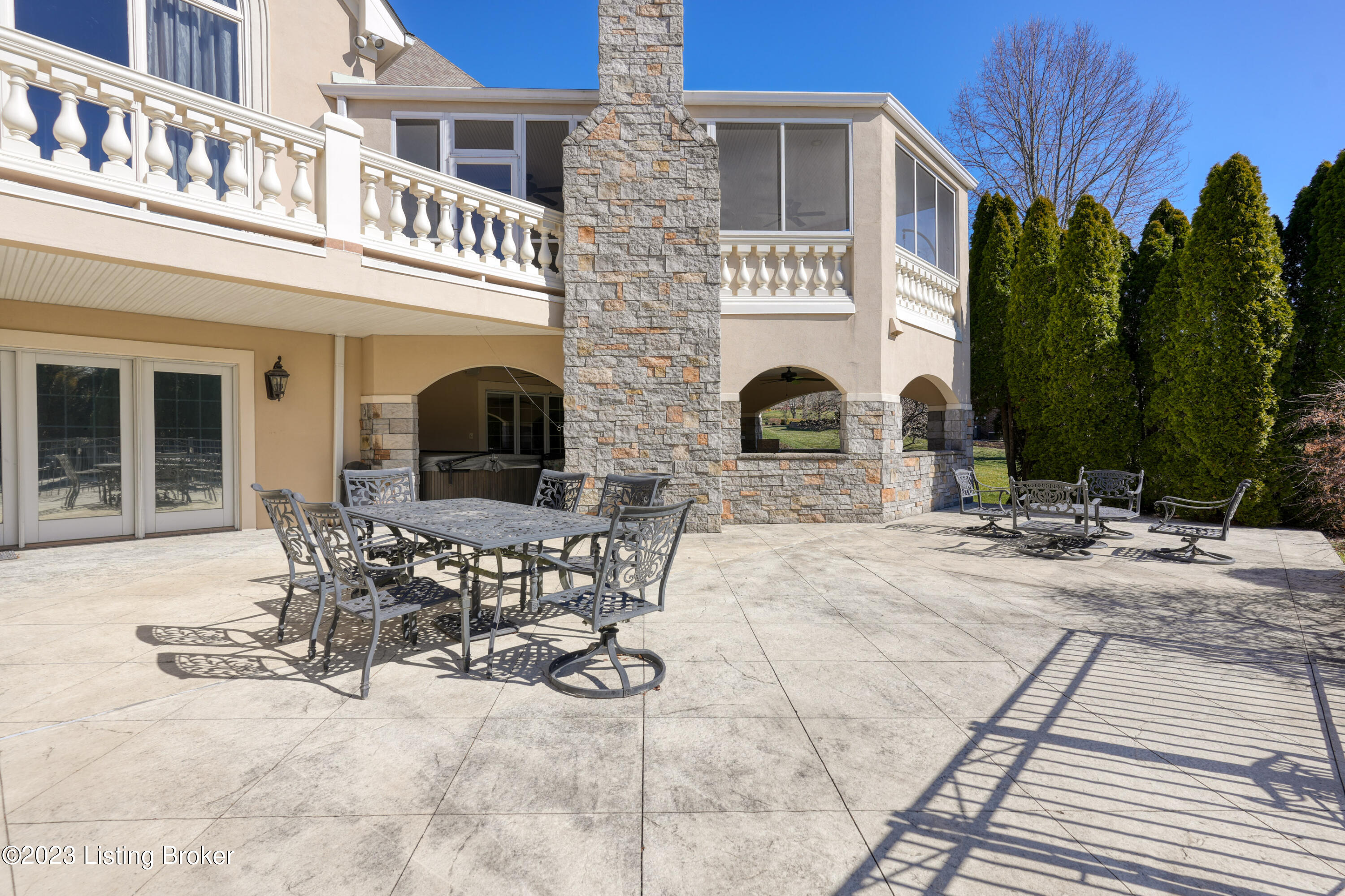 12038 Hunting Crest Dr