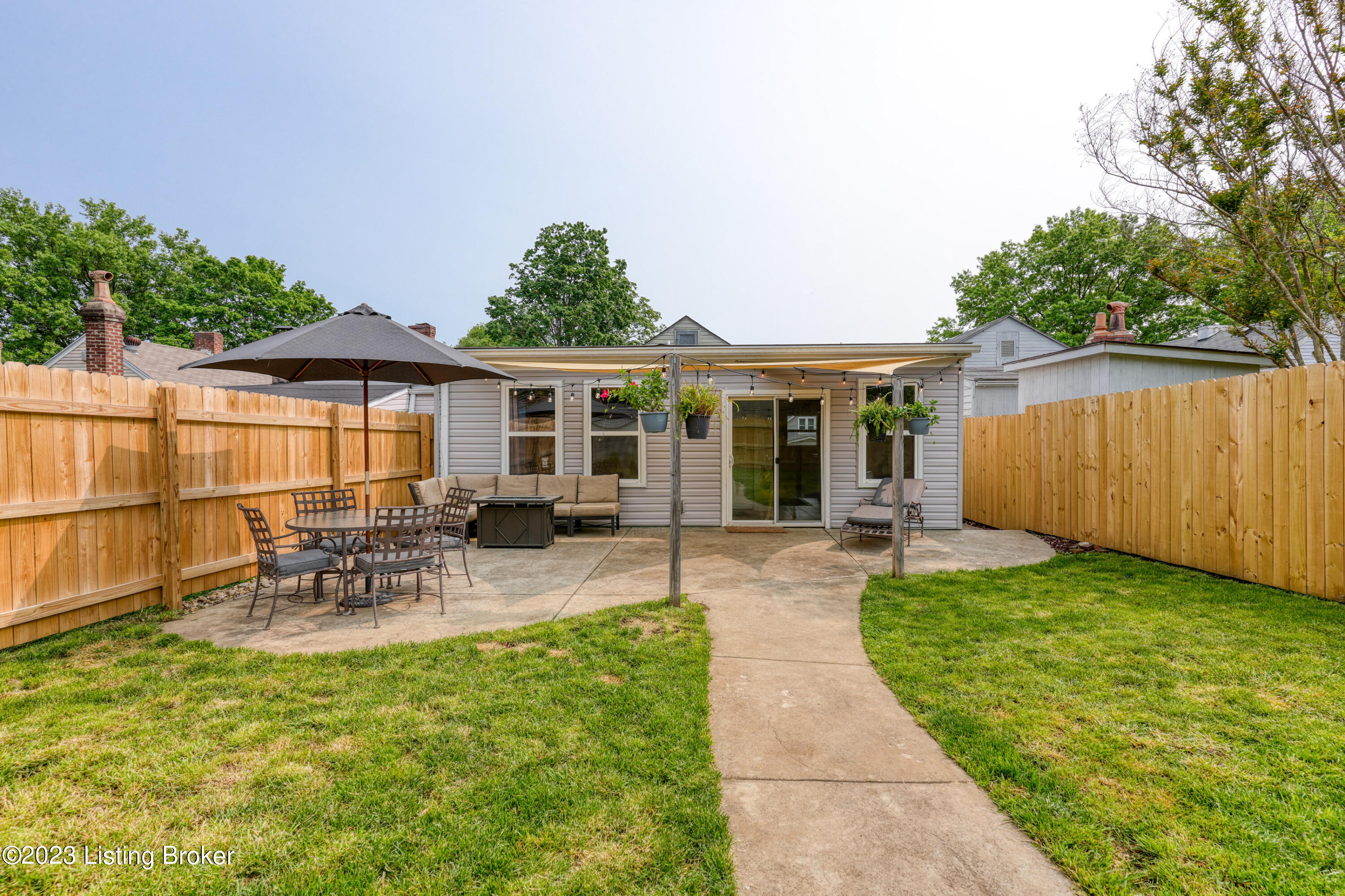 1026 Ellison Ave