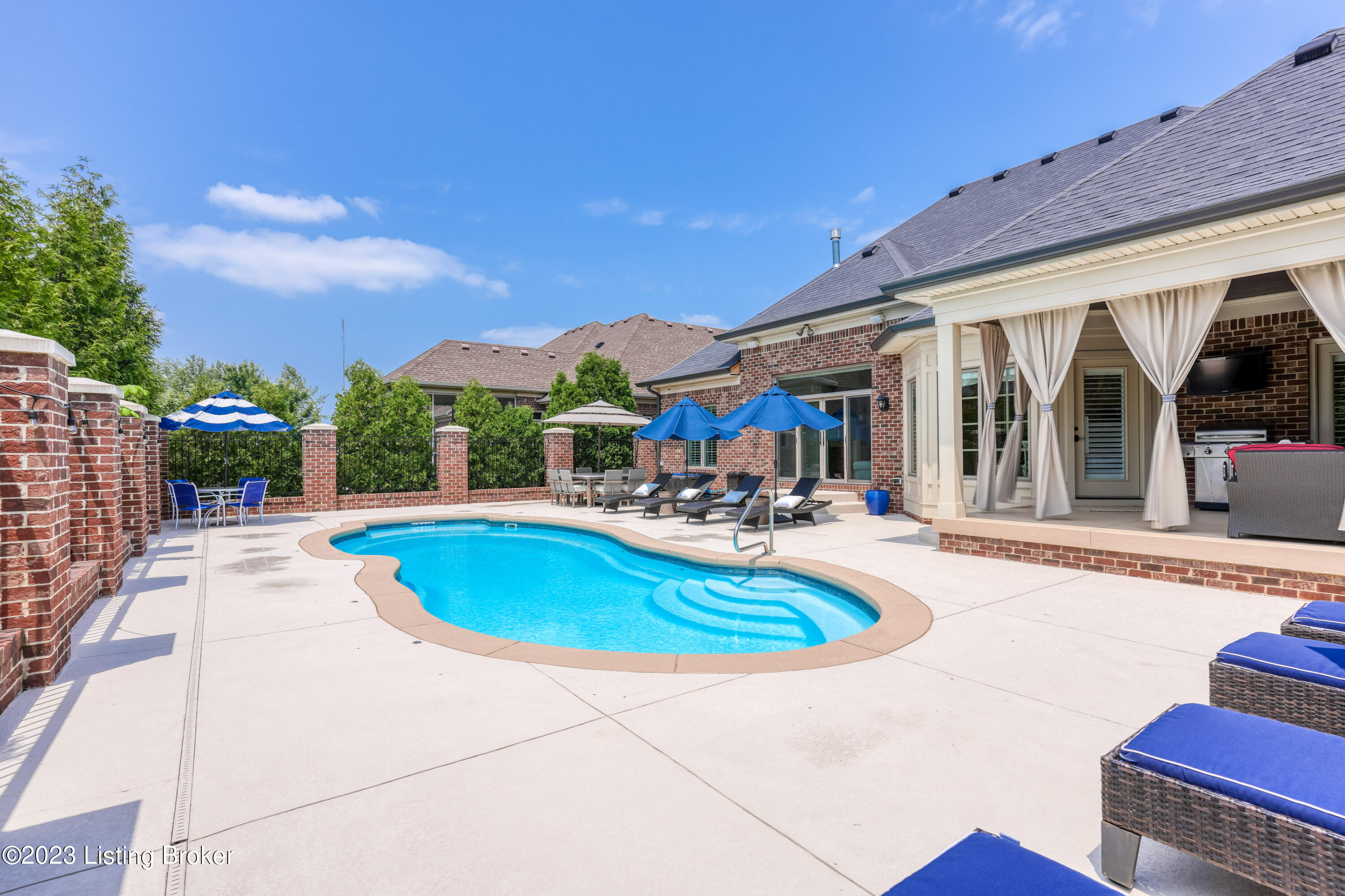 11010 Pebble Creek Dr