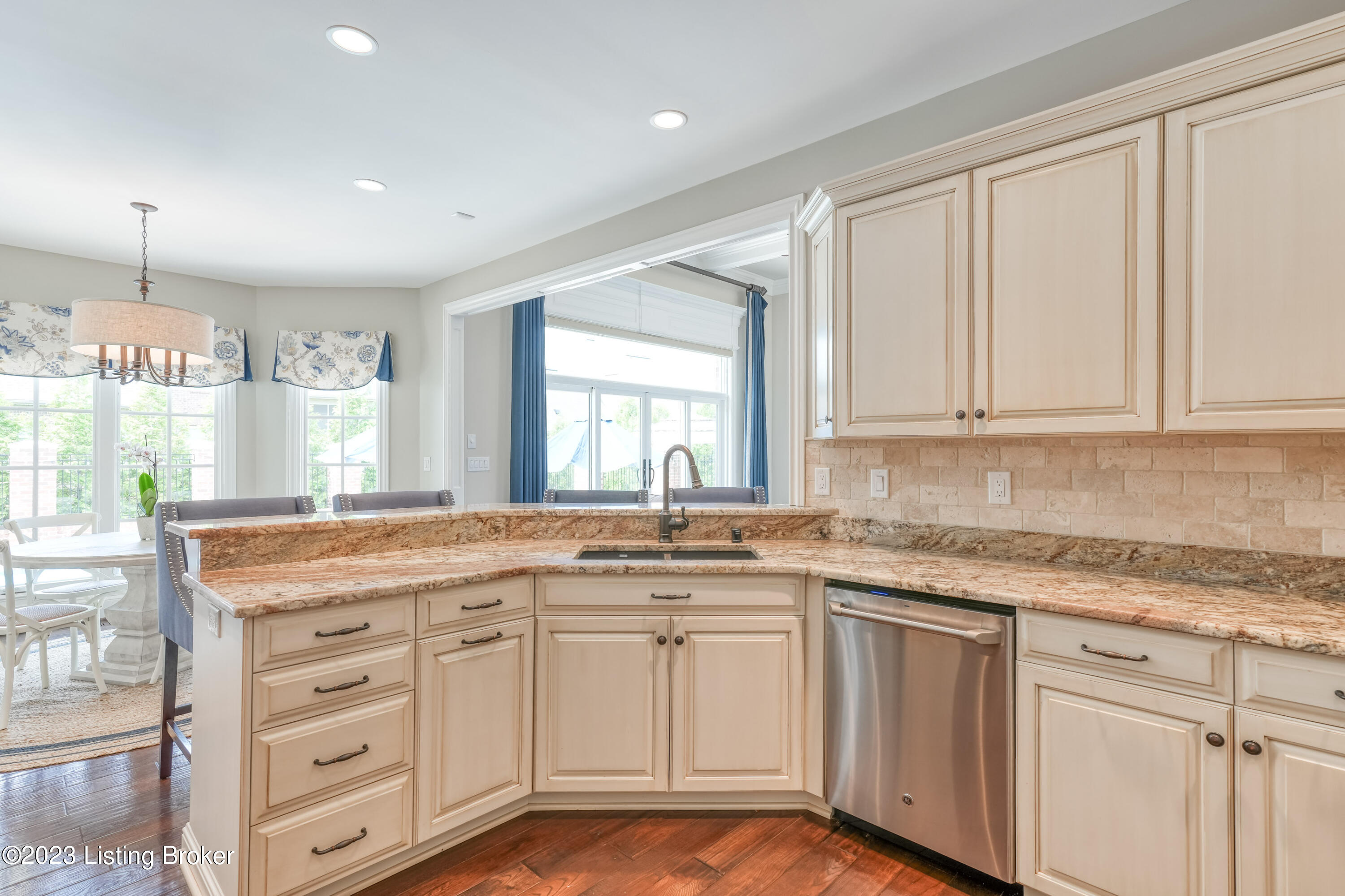 11010 Pebble Creek Dr