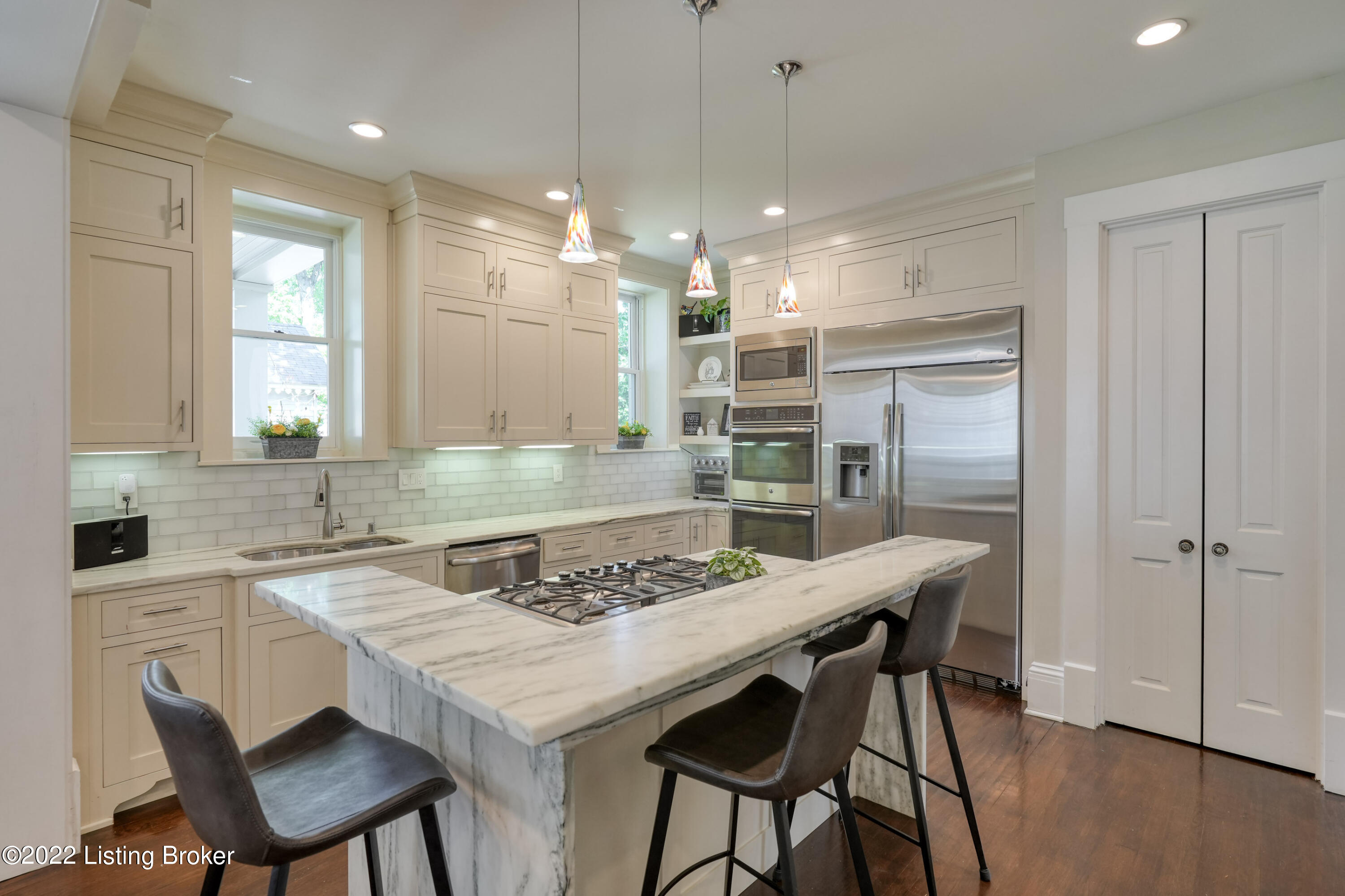 1067 Cherokee Rd