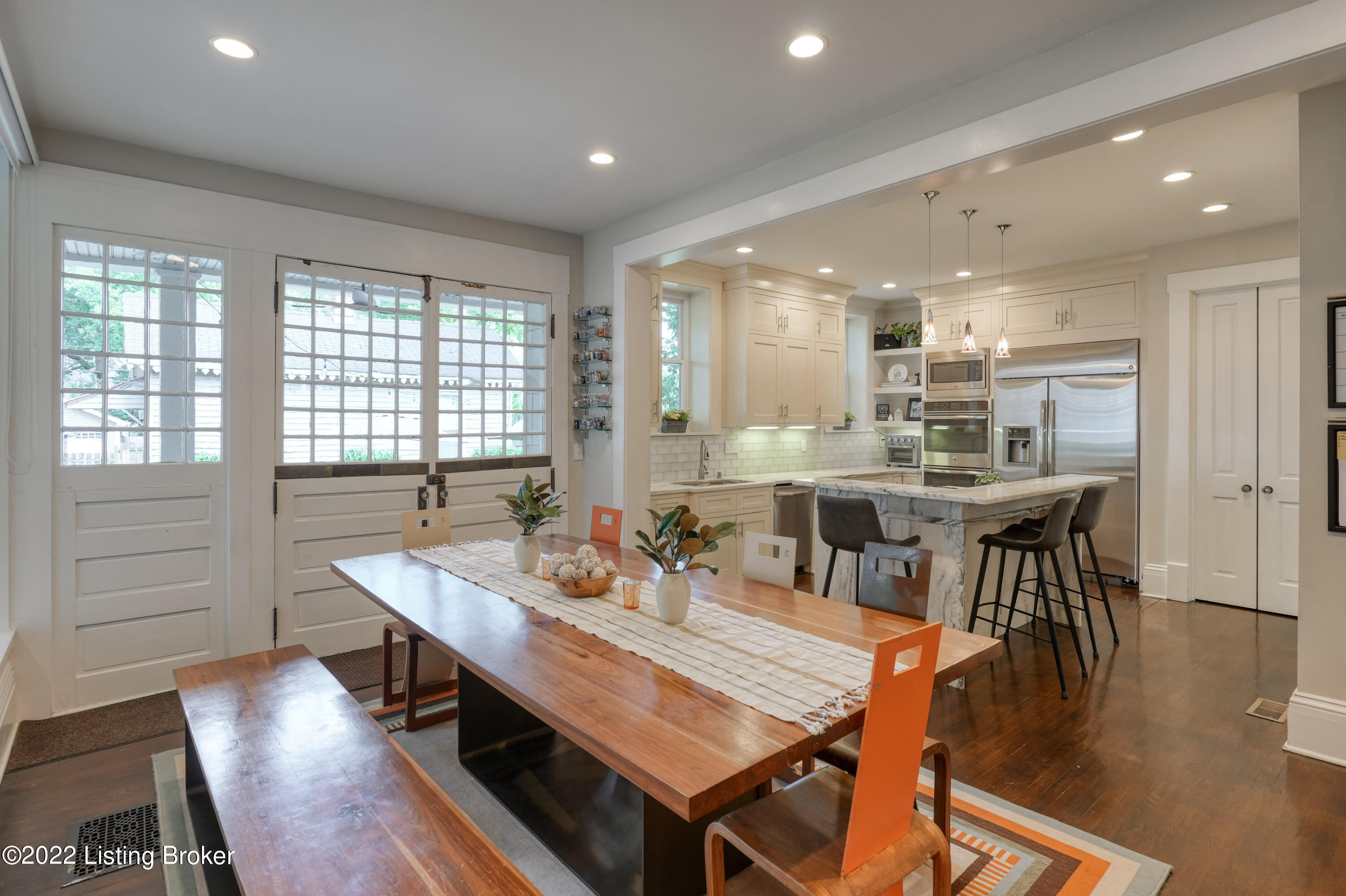 1067 Cherokee Rd