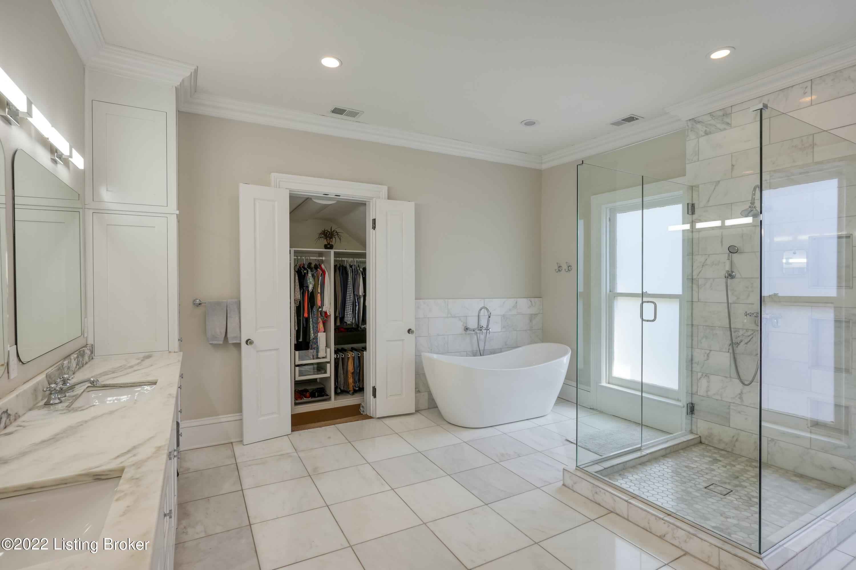 1067 Cherokee Rd