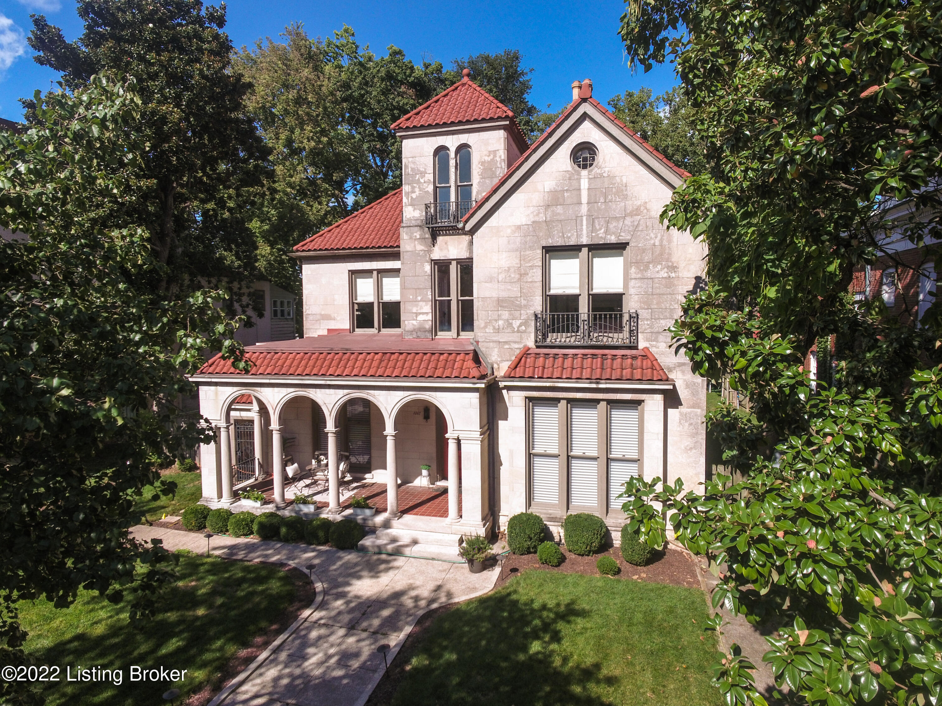 1067 Cherokee Rd