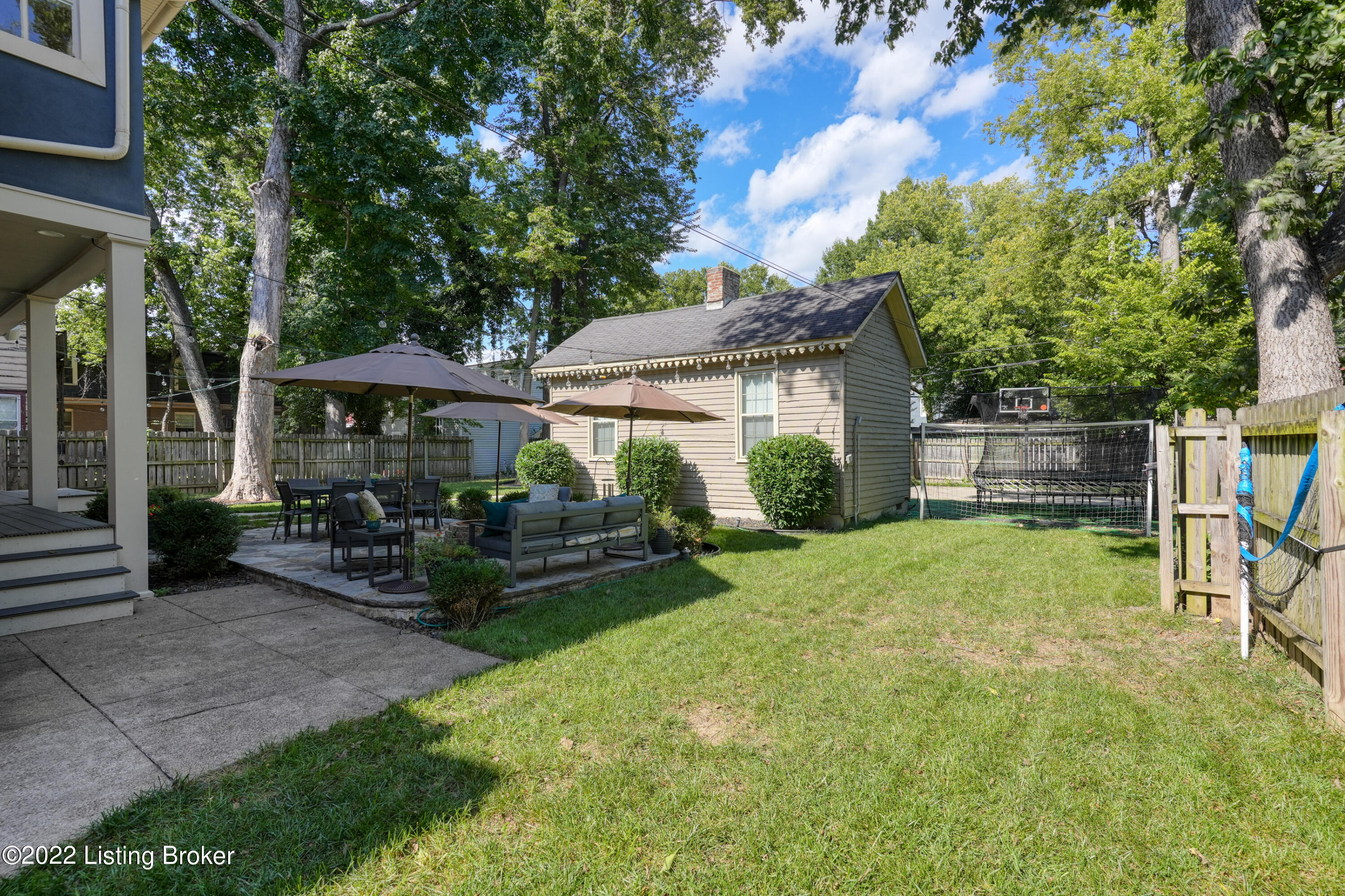 1067 Cherokee Rd