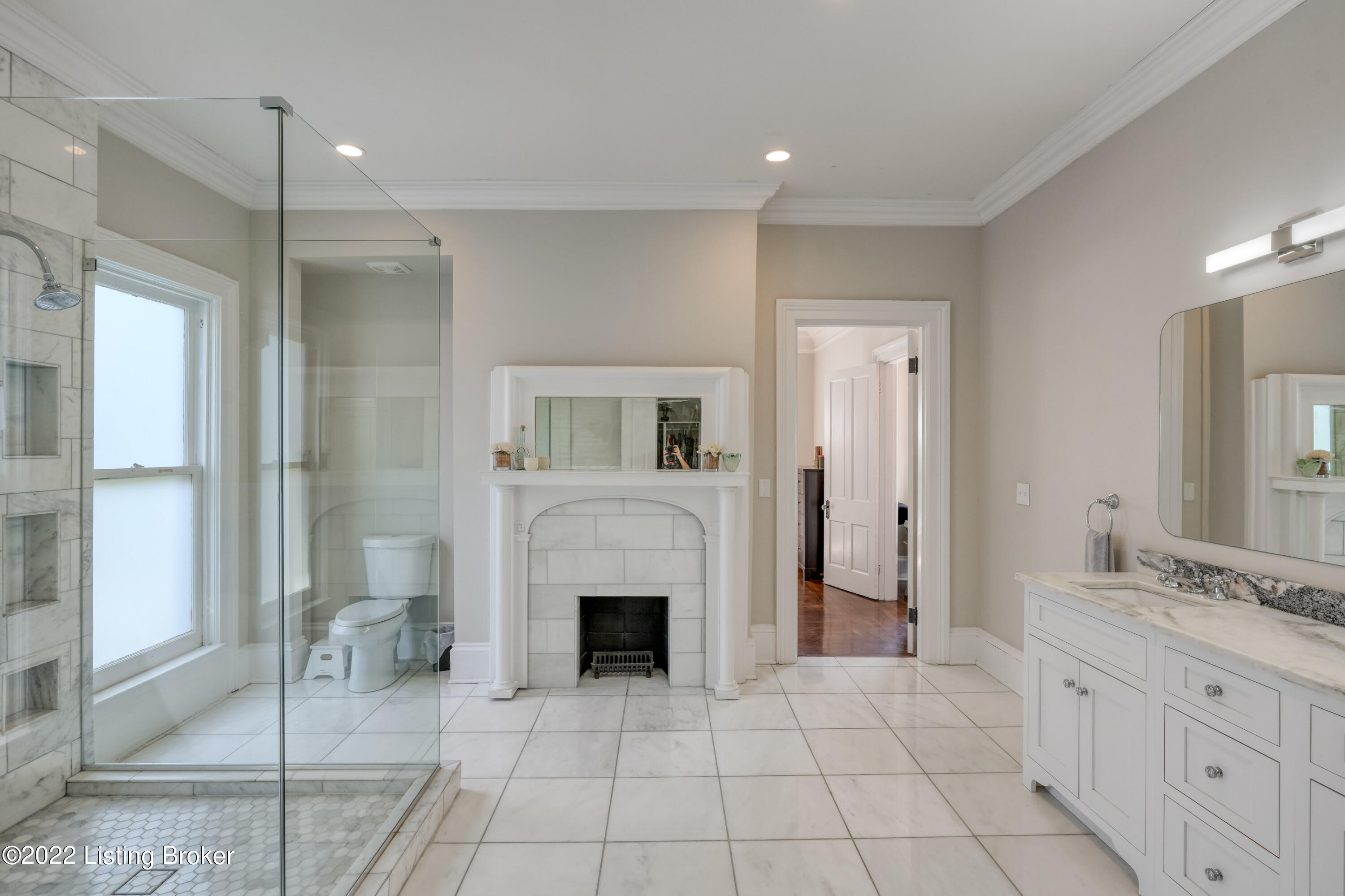 1067 Cherokee Rd
