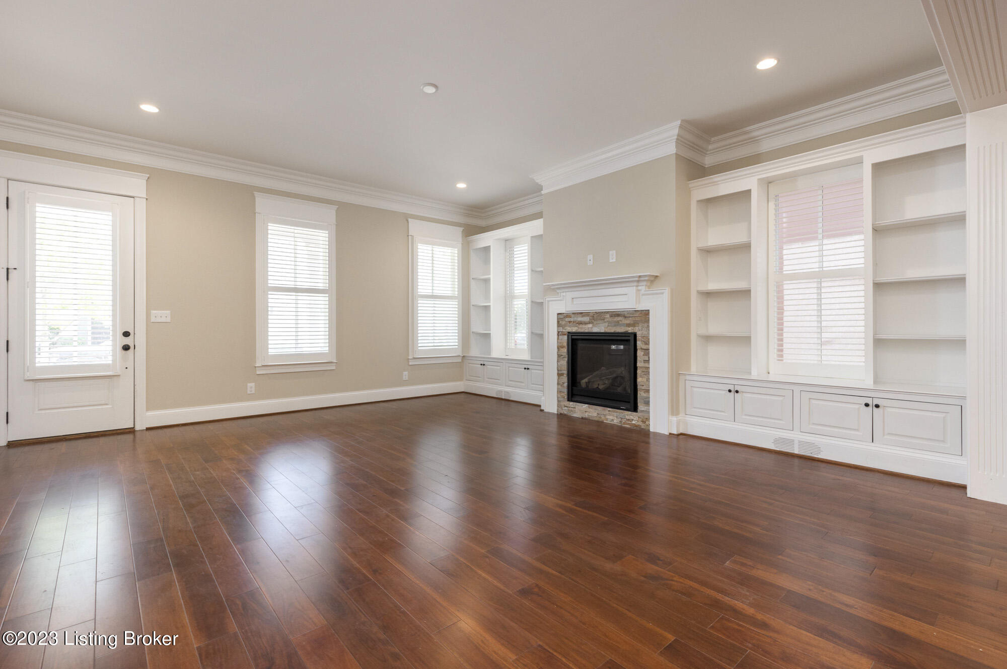 6324 Mistflower Cir