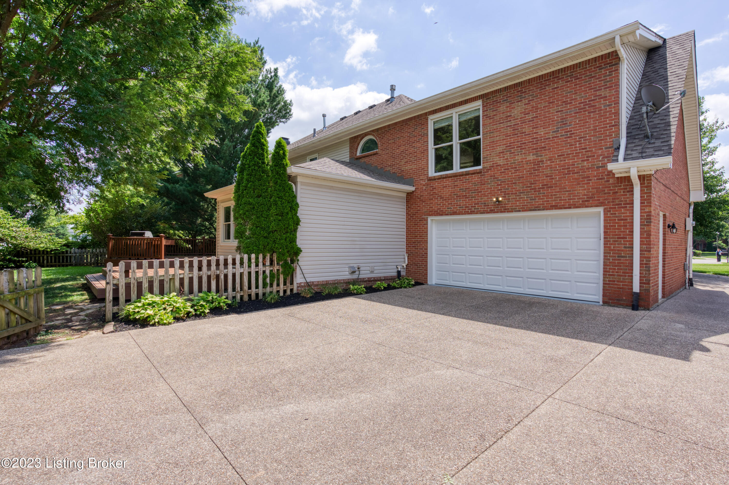 5518 Killinur Dr