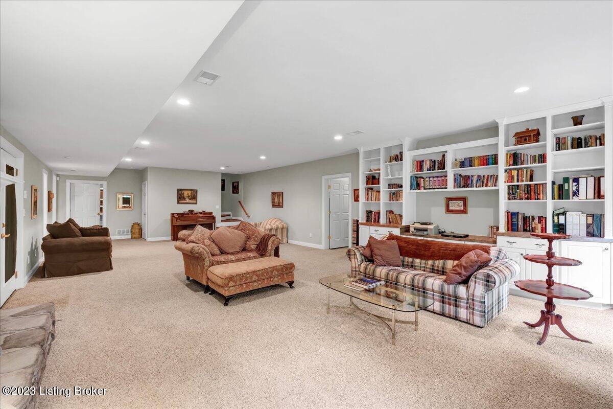 6100 Bohannon Ln
