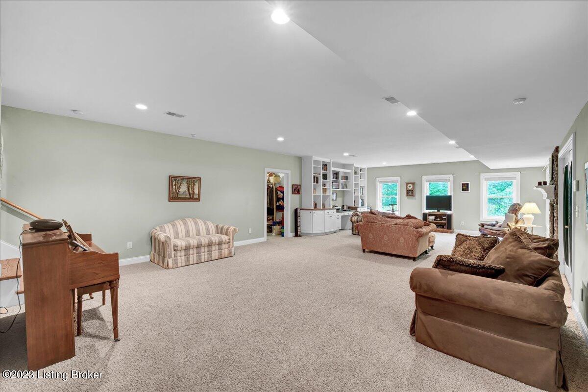 6100 Bohannon Ln