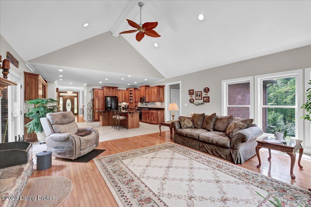 6100 Bohannon Ln