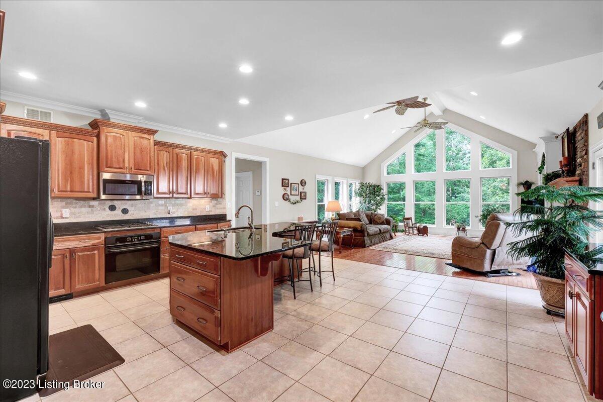 6100 Bohannon Ln