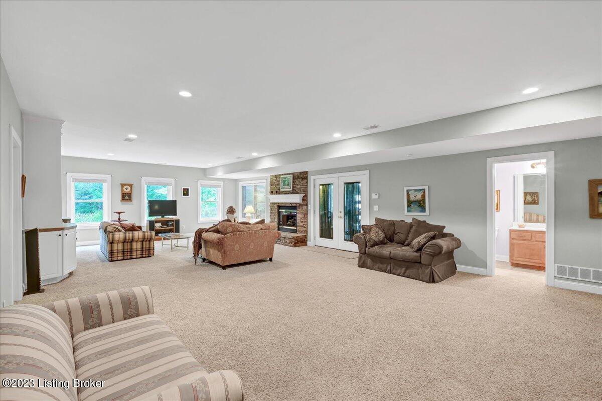 6100 Bohannon Ln