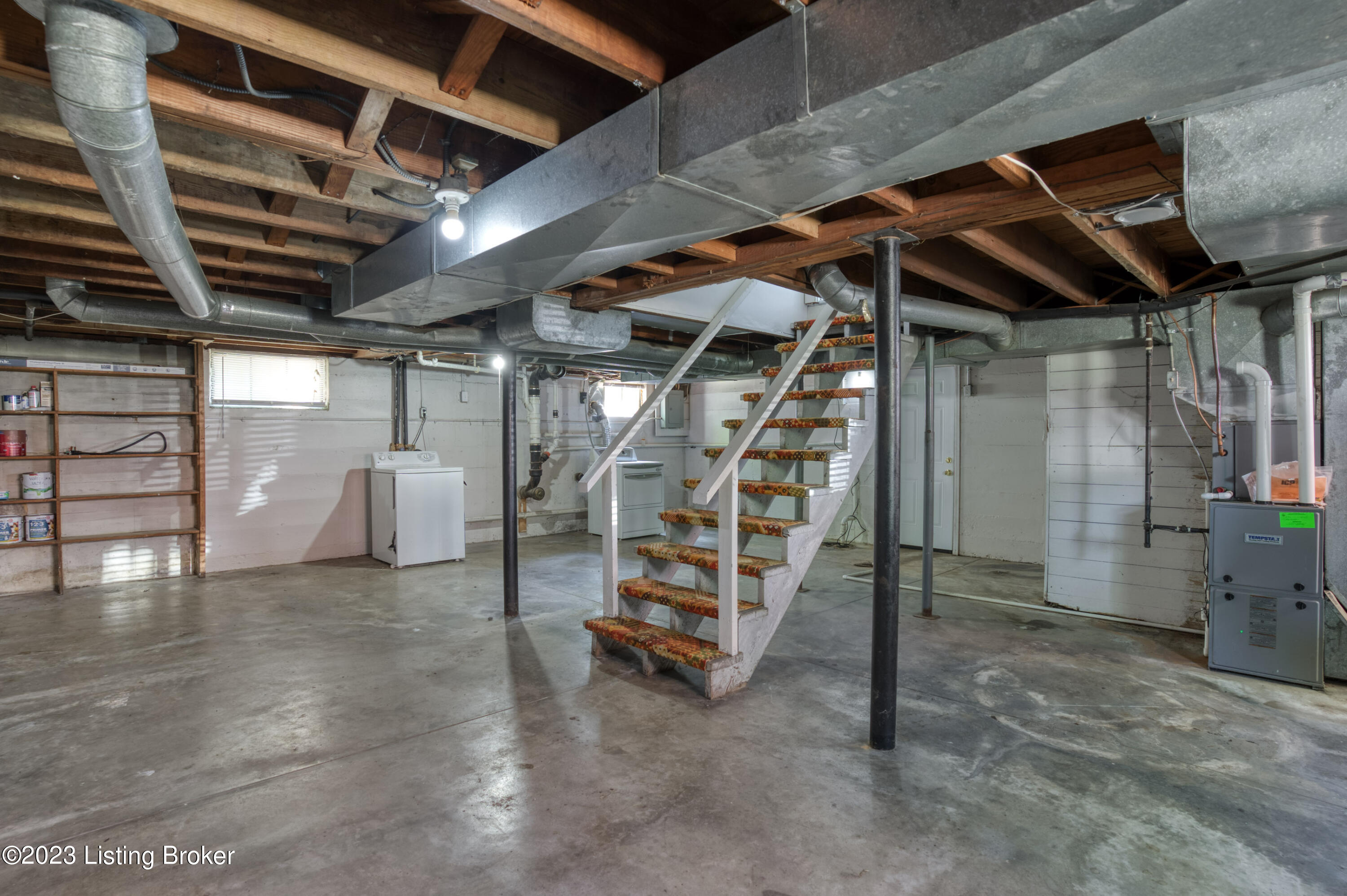2326 Winston Ave