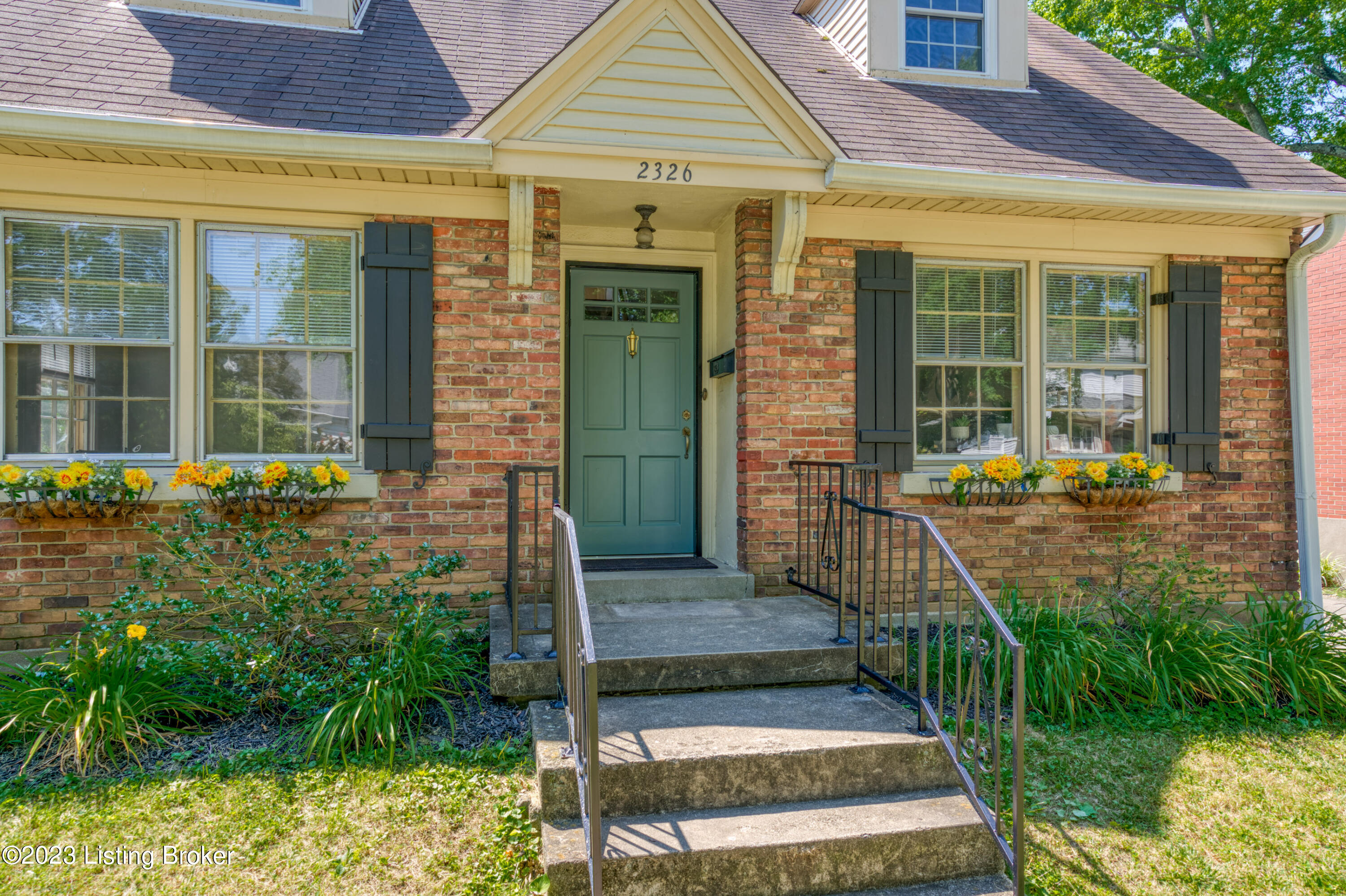 2326 Winston Ave