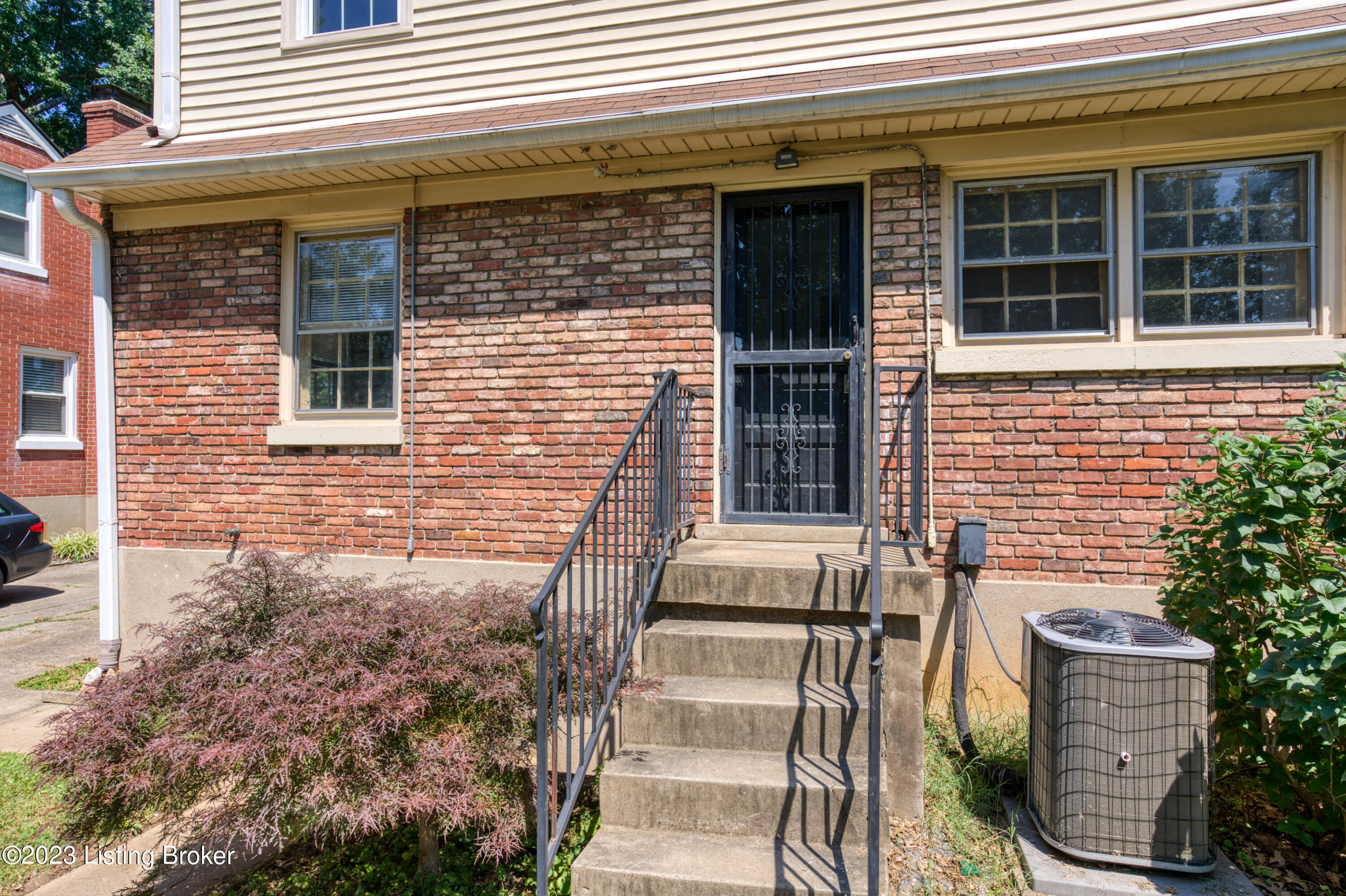 2326 Winston Ave