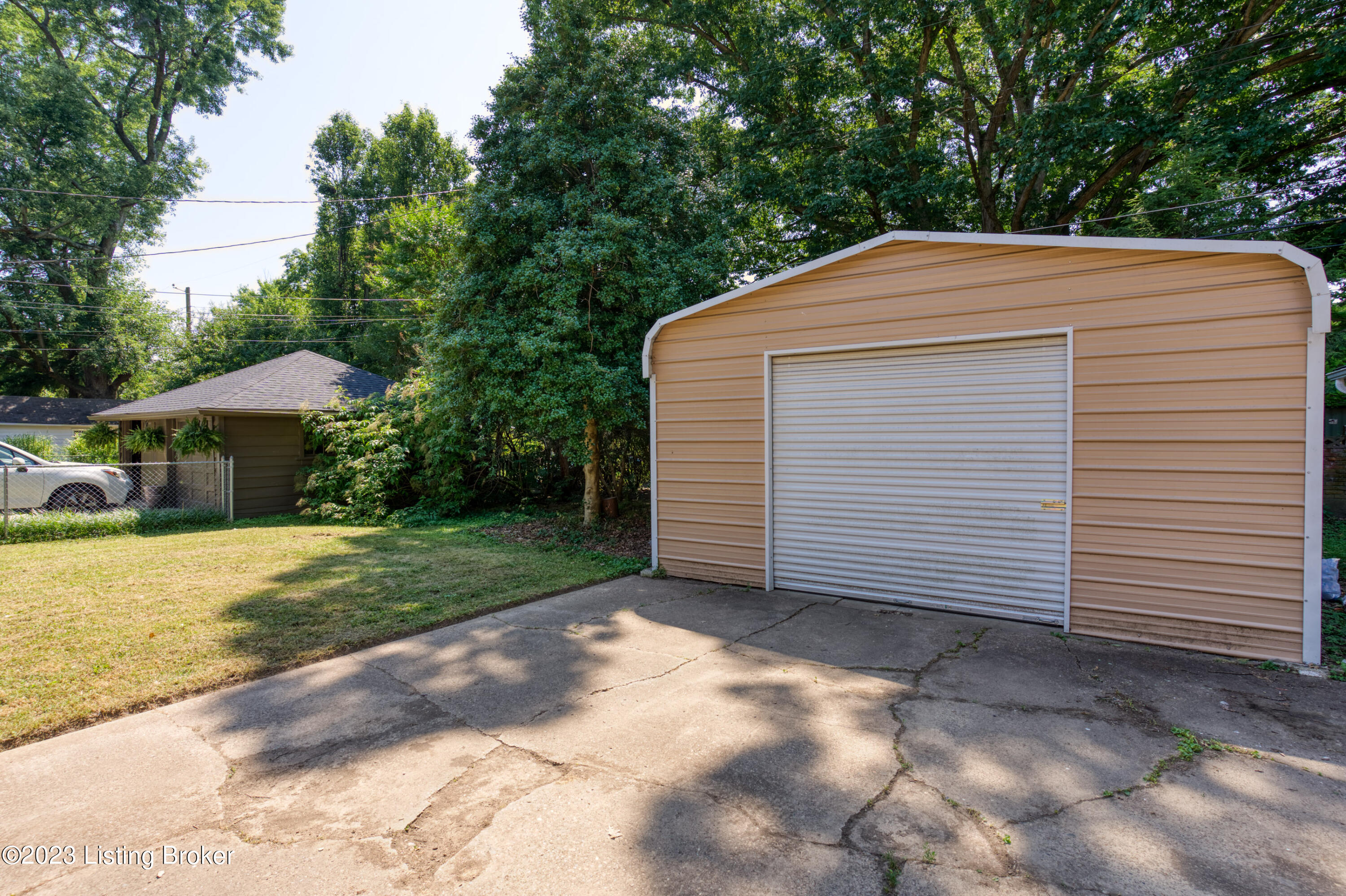 2326 Winston Ave