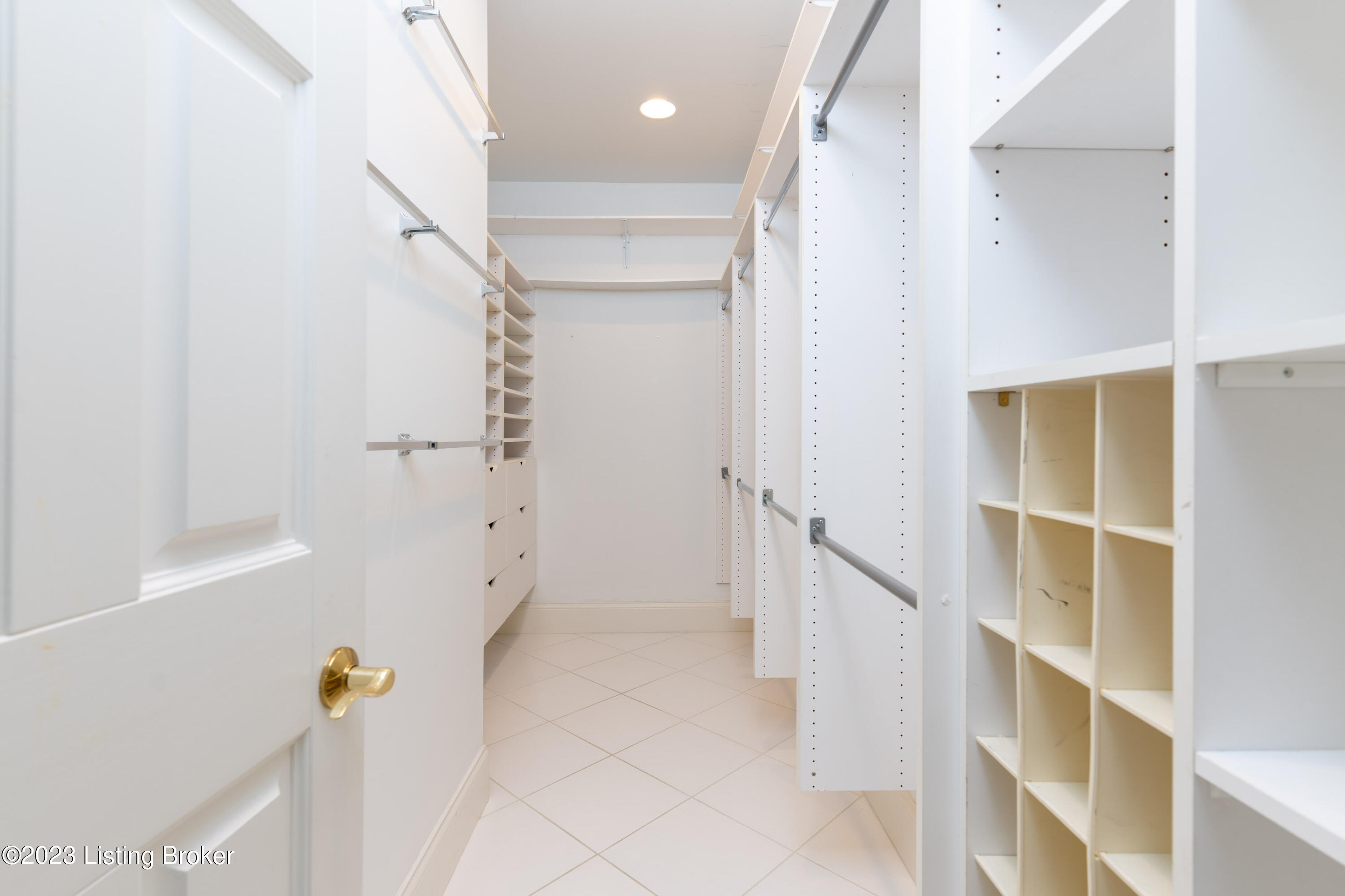5445 Harbortown Cir