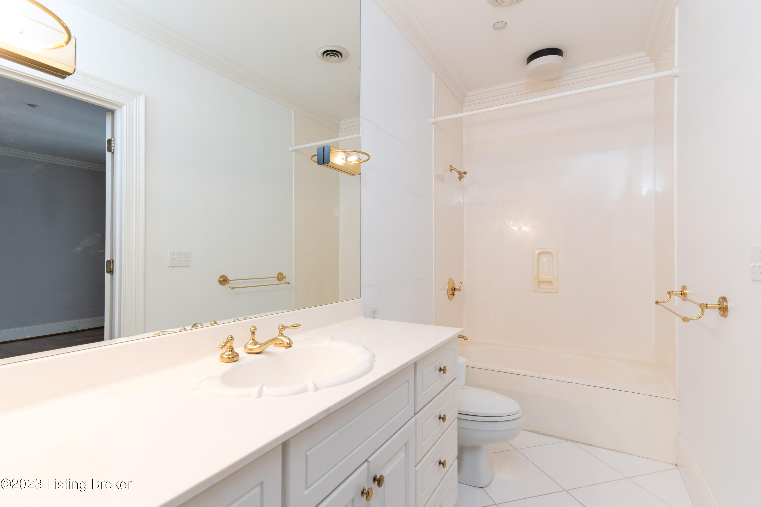 5445 Harbortown Cir