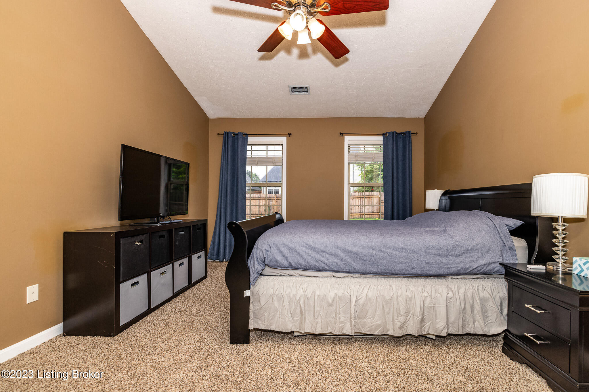 9402 Harlow Ct
