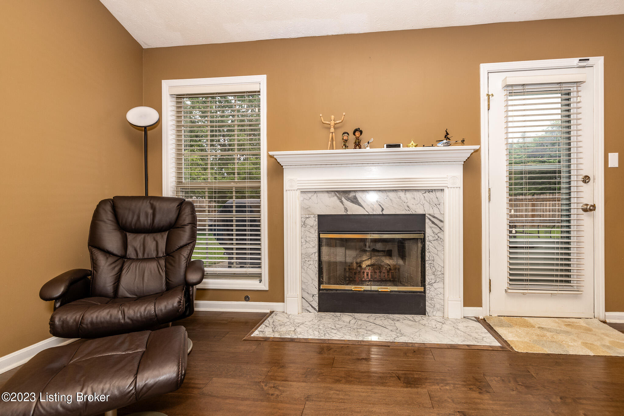 9402 Harlow Ct