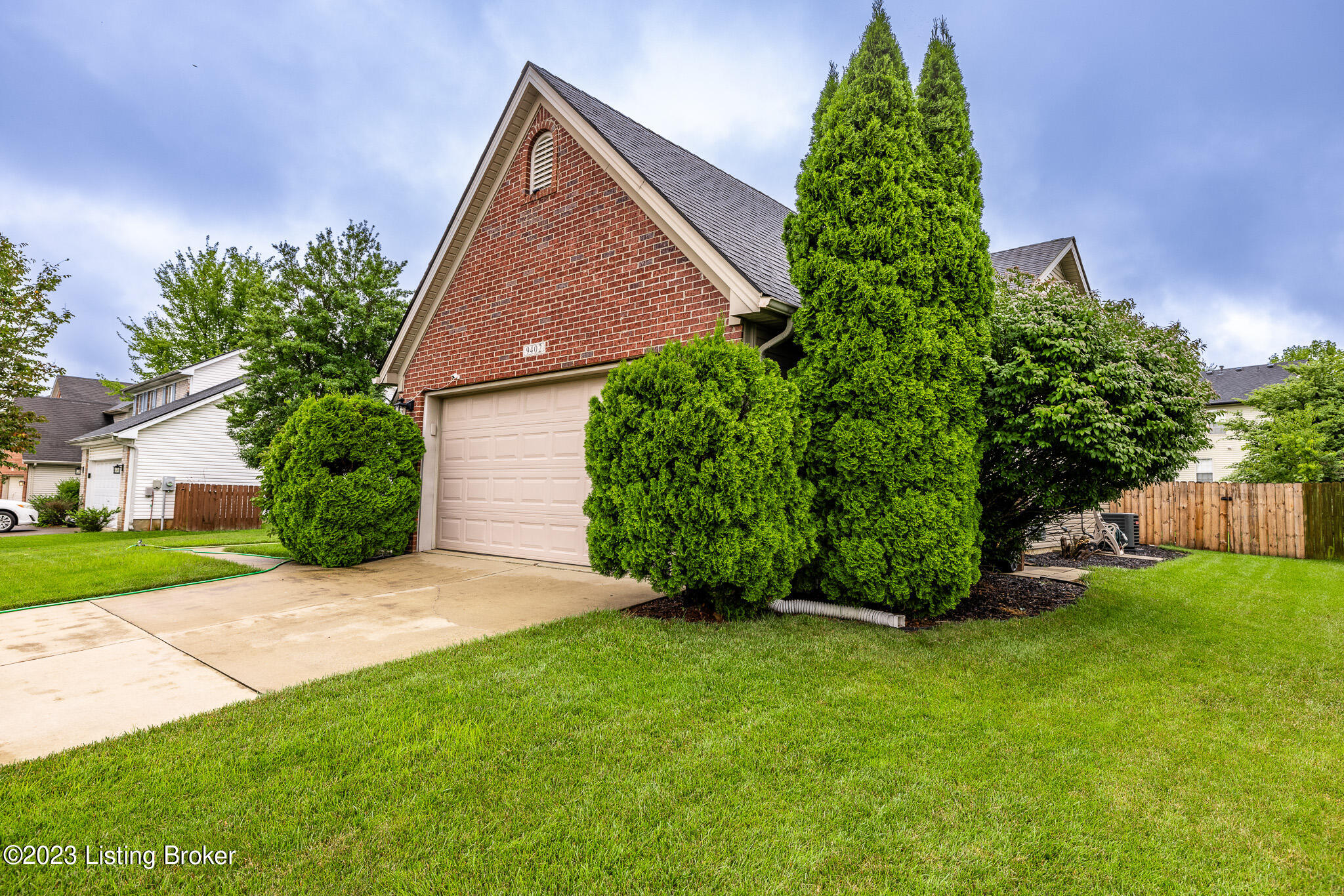 9402 Harlow Ct