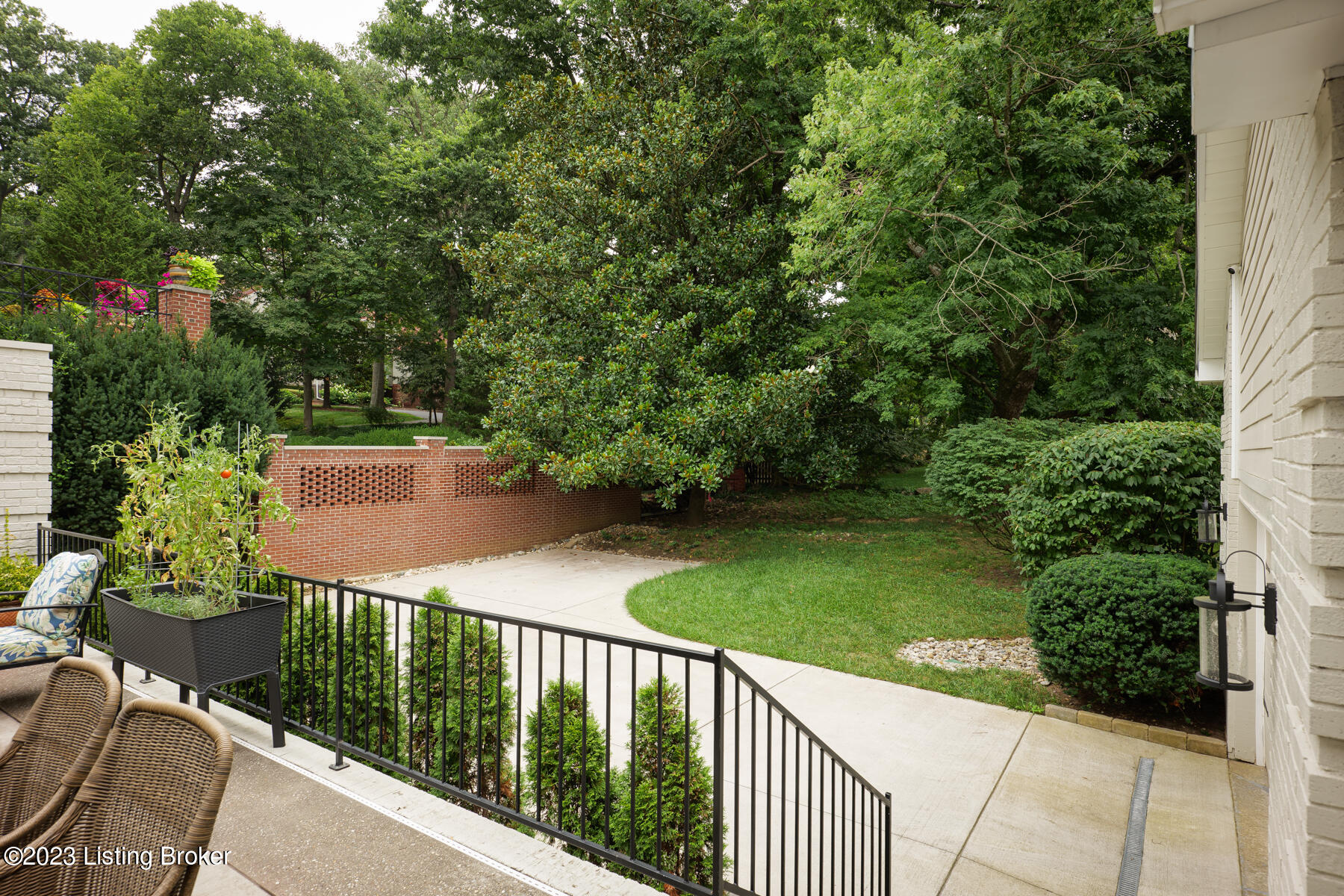 1741 Spring Dr