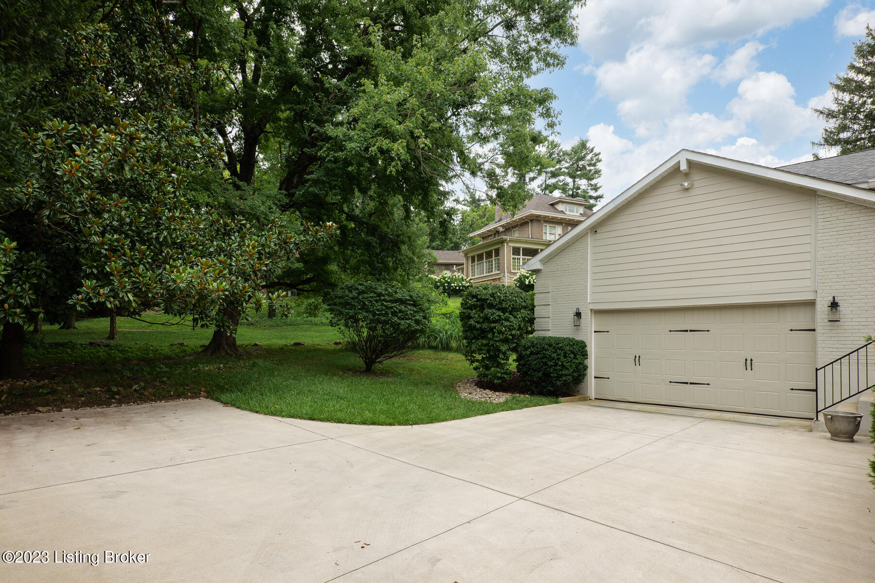 1741 Spring Dr
