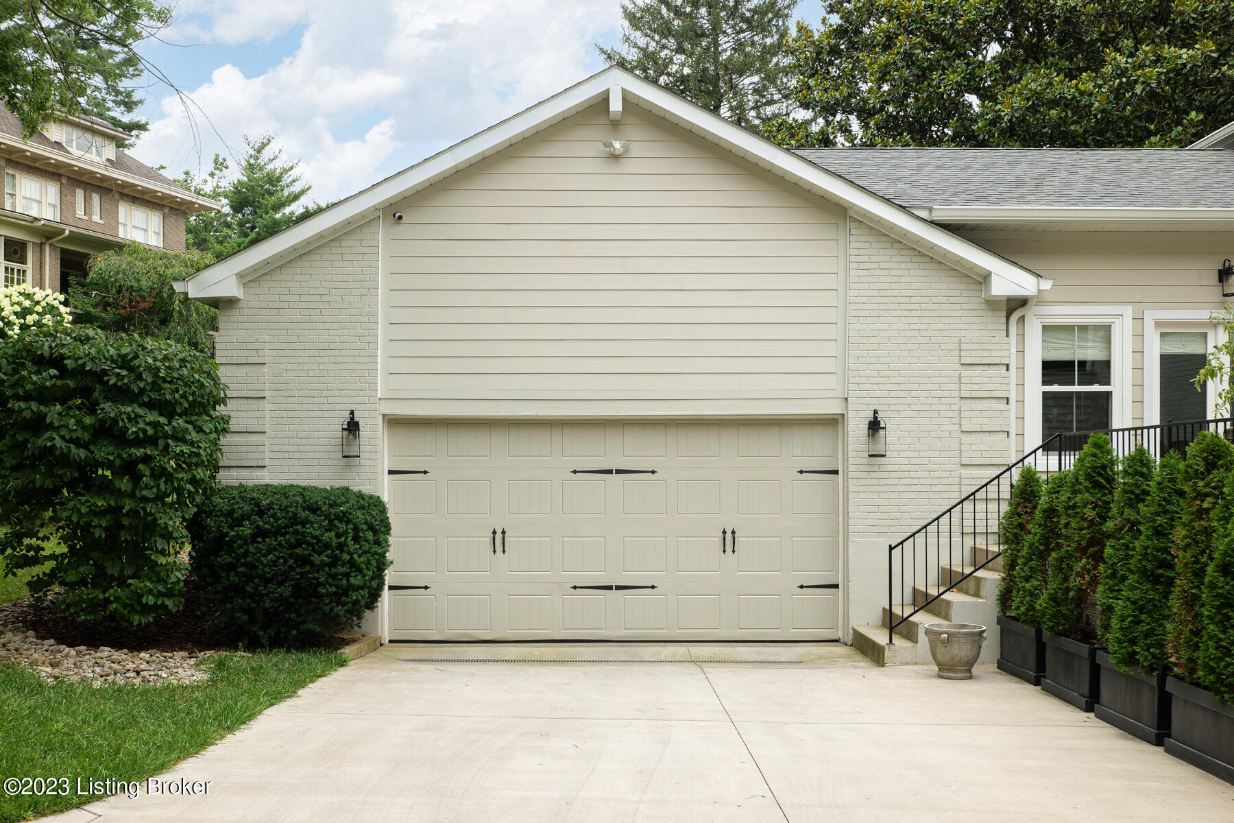 1741 Spring Dr