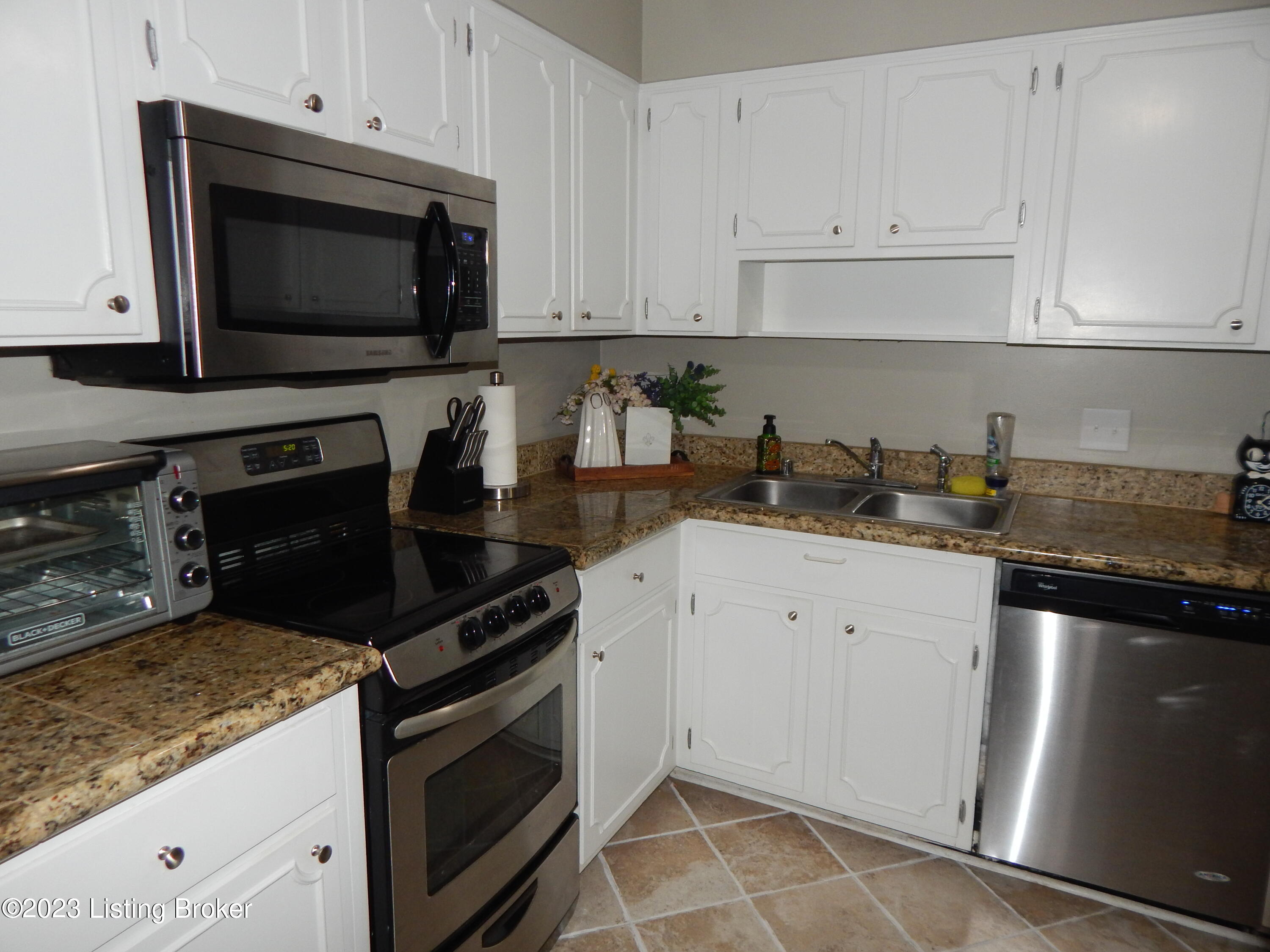 1815 Gardiner Ln, K99
