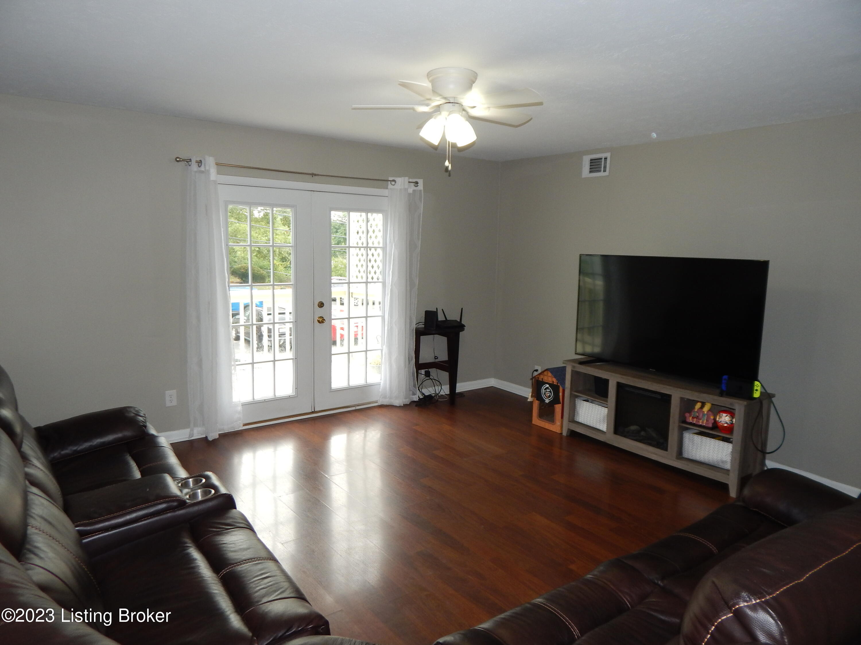 1815 Gardiner Ln, K99